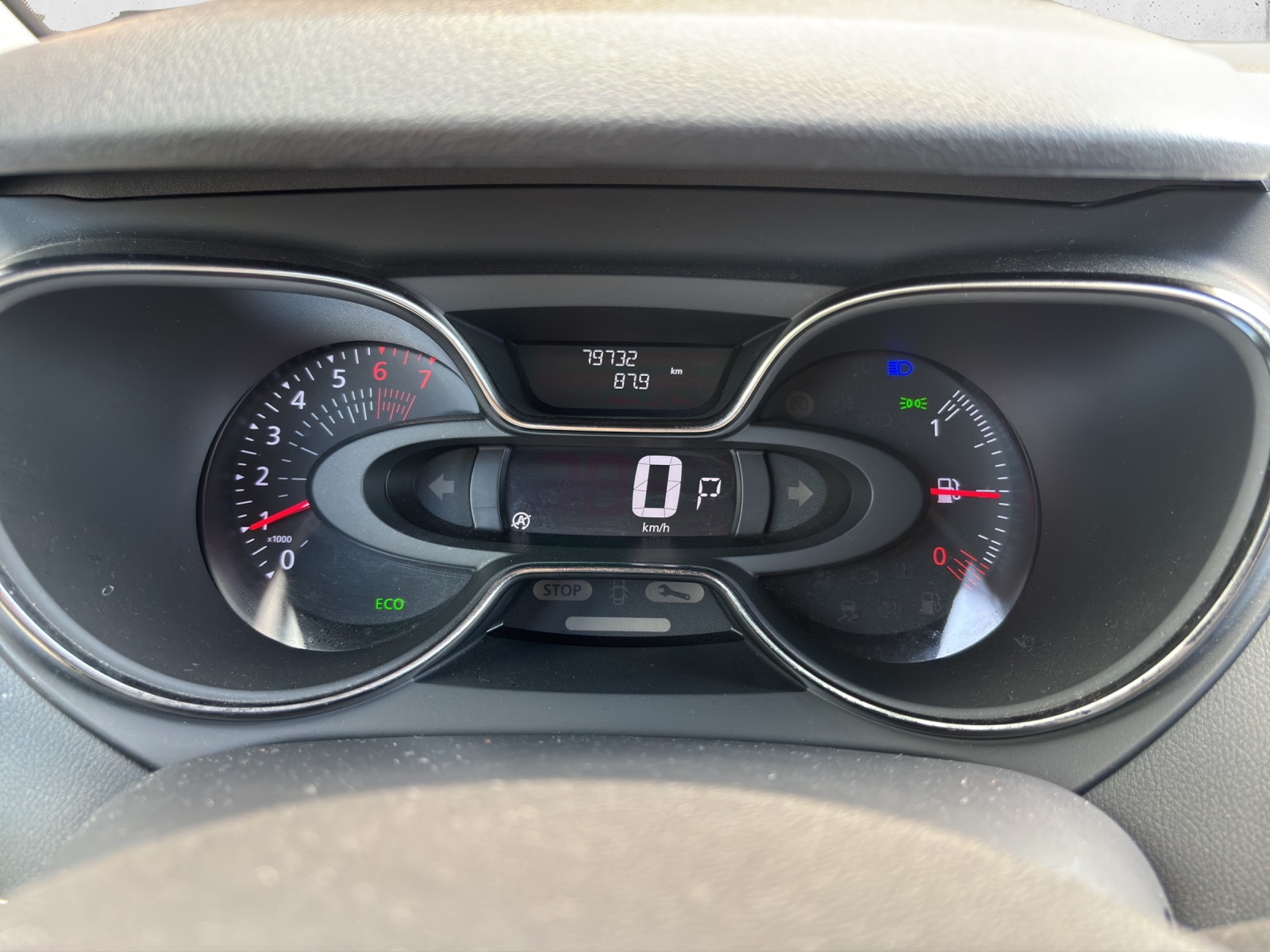 RENAULT Captur 1.3 T 16V Initiale Paris EDC mit Leder und Winterräder-image-12