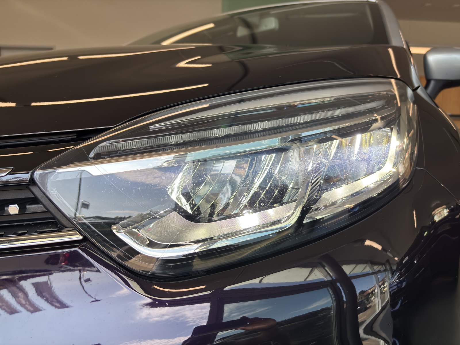 RENAULT Captur 1.3 T 16V Initiale Paris EDC mit Leder und Winterräder-image-9