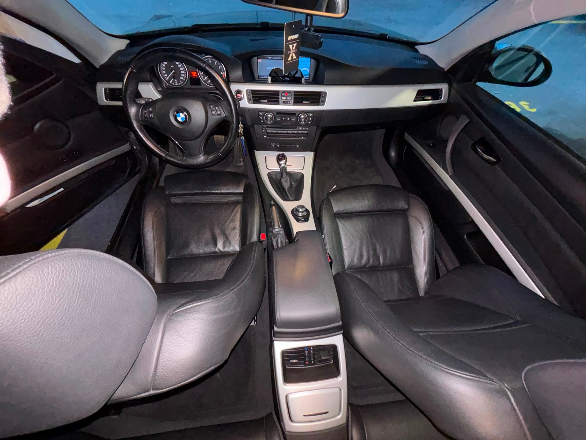 BMW 335i-image-3