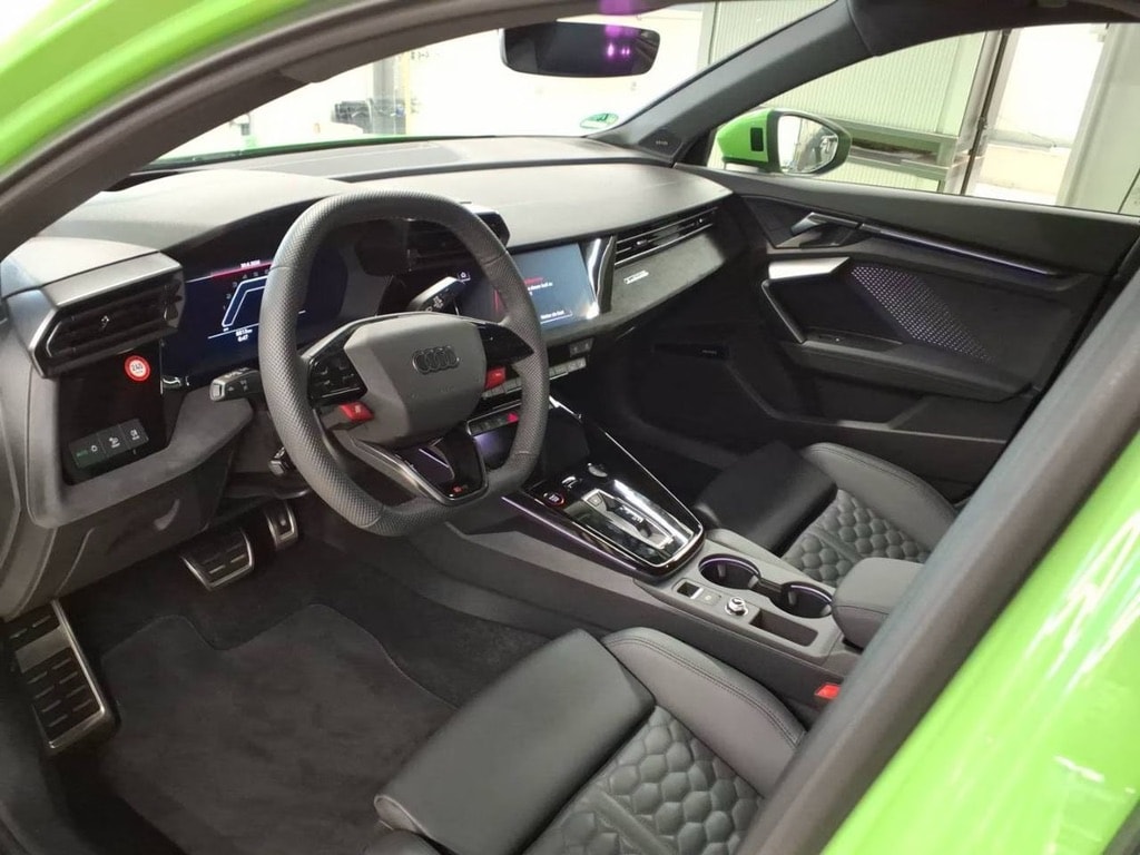 AUDI RS3 Sportback 2.5 TSI quattro S-tronic-image-5