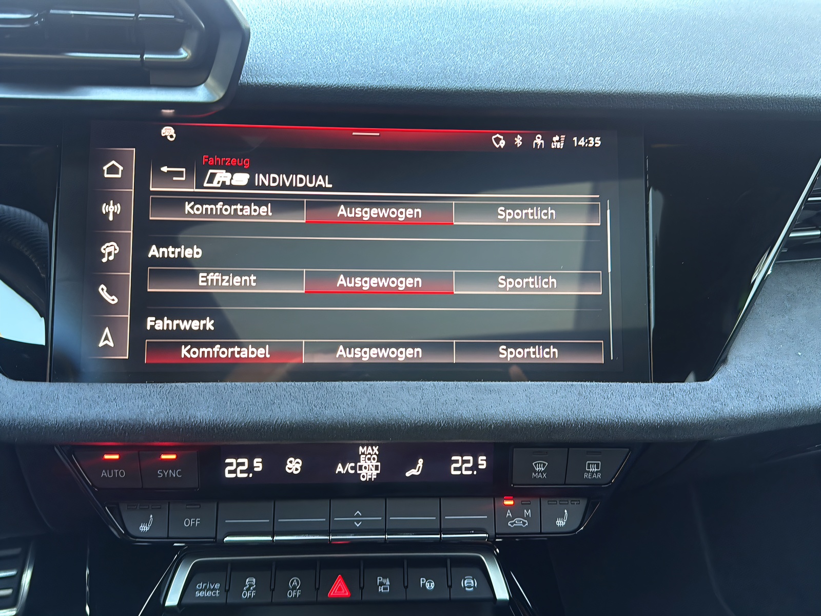 AUDI RS3 Sportback 2.5 TSI qu*Carbon,Panorama Dach,5-Jahre Werksgarantie,Head up*-image-12