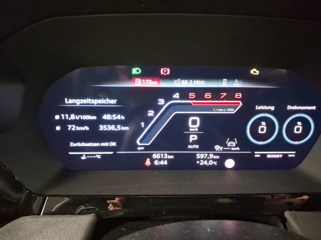 AUDI RS3 Sportback 2.5 TSI quattro S-tronic-image-9