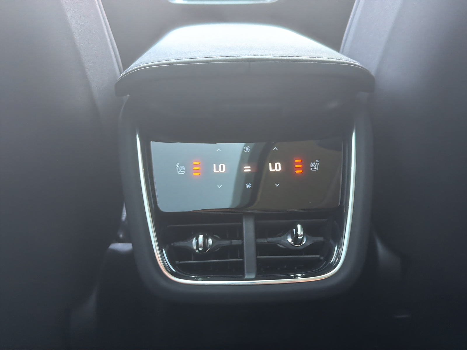 VOLVO EX90 Twin Performance Ultra AWD-image-16