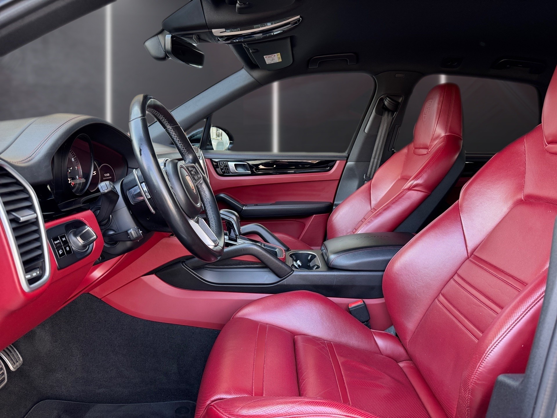 PORSCHE Cayenne S-image-11
