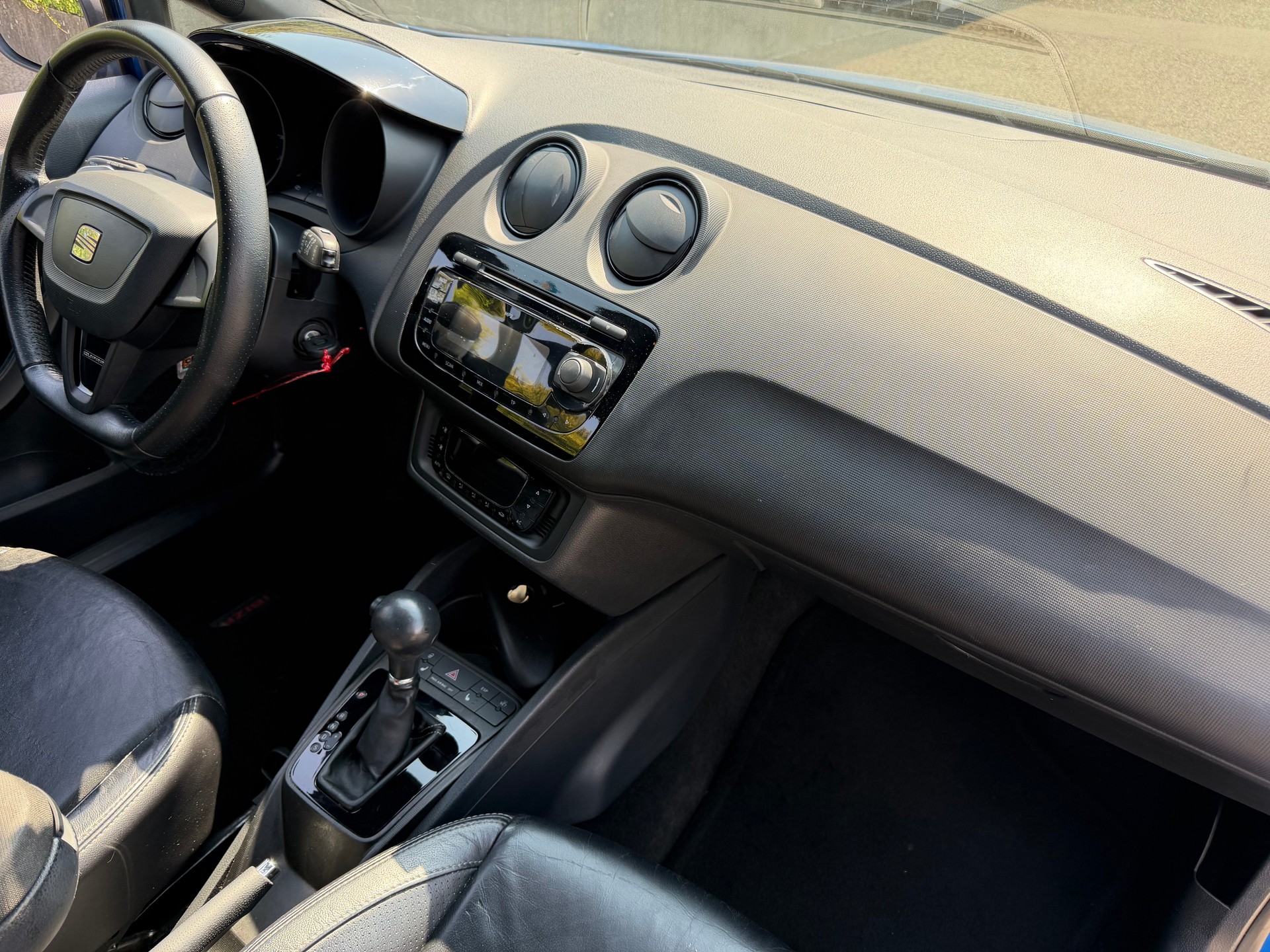 SEAT Ibiza SC 1.4 TSI Cupra DSG-image-4