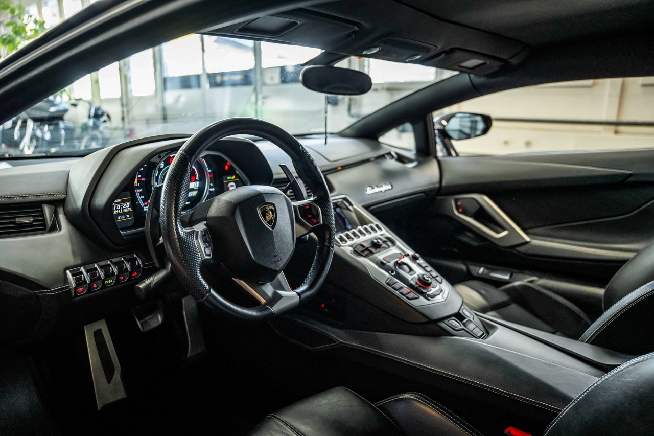 LAMBORGHINI Aventador LP700-4 Coupé E-Gear-image-13