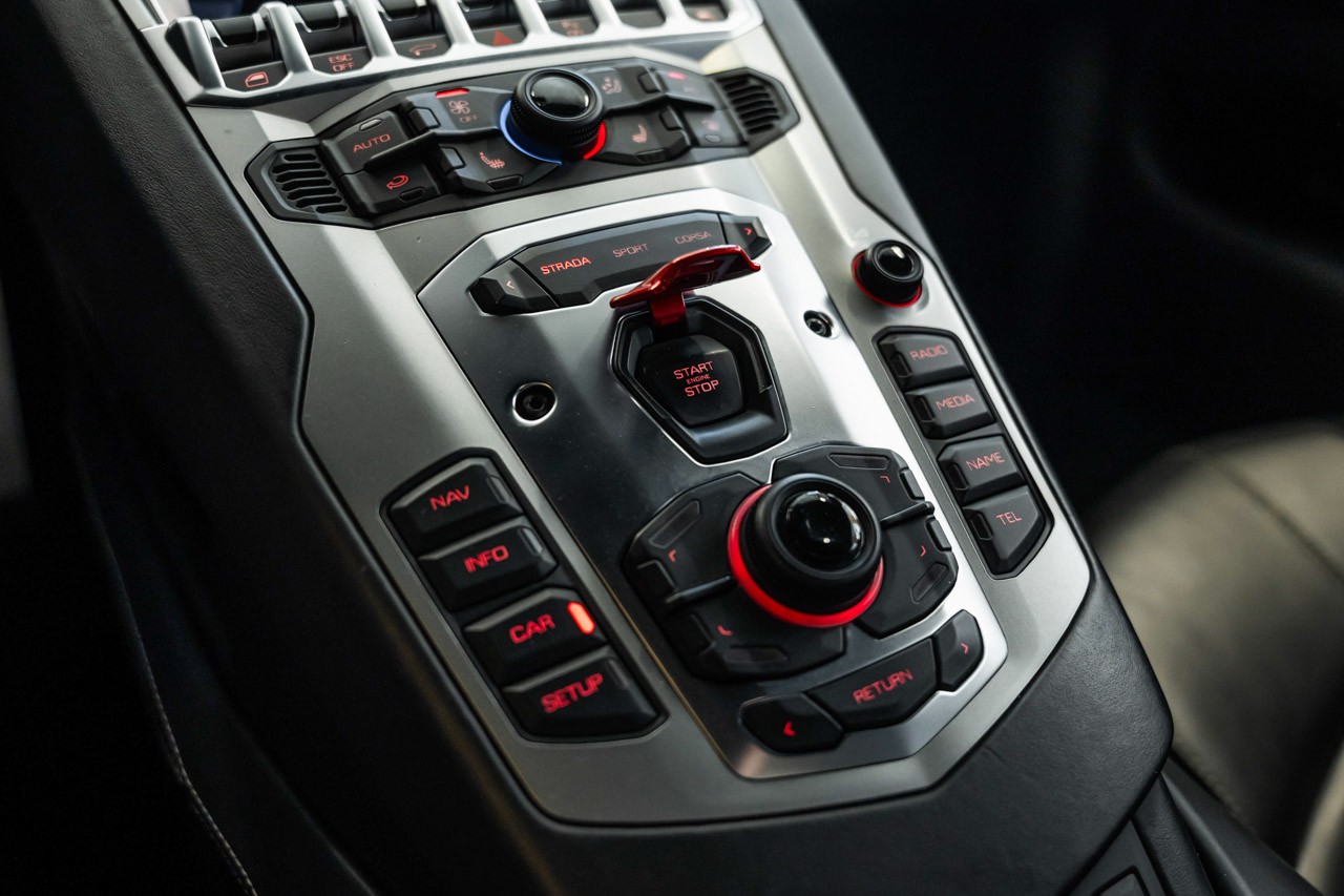 LAMBORGHINI Aventador LP700-4 Coupé E-Gear-image-27