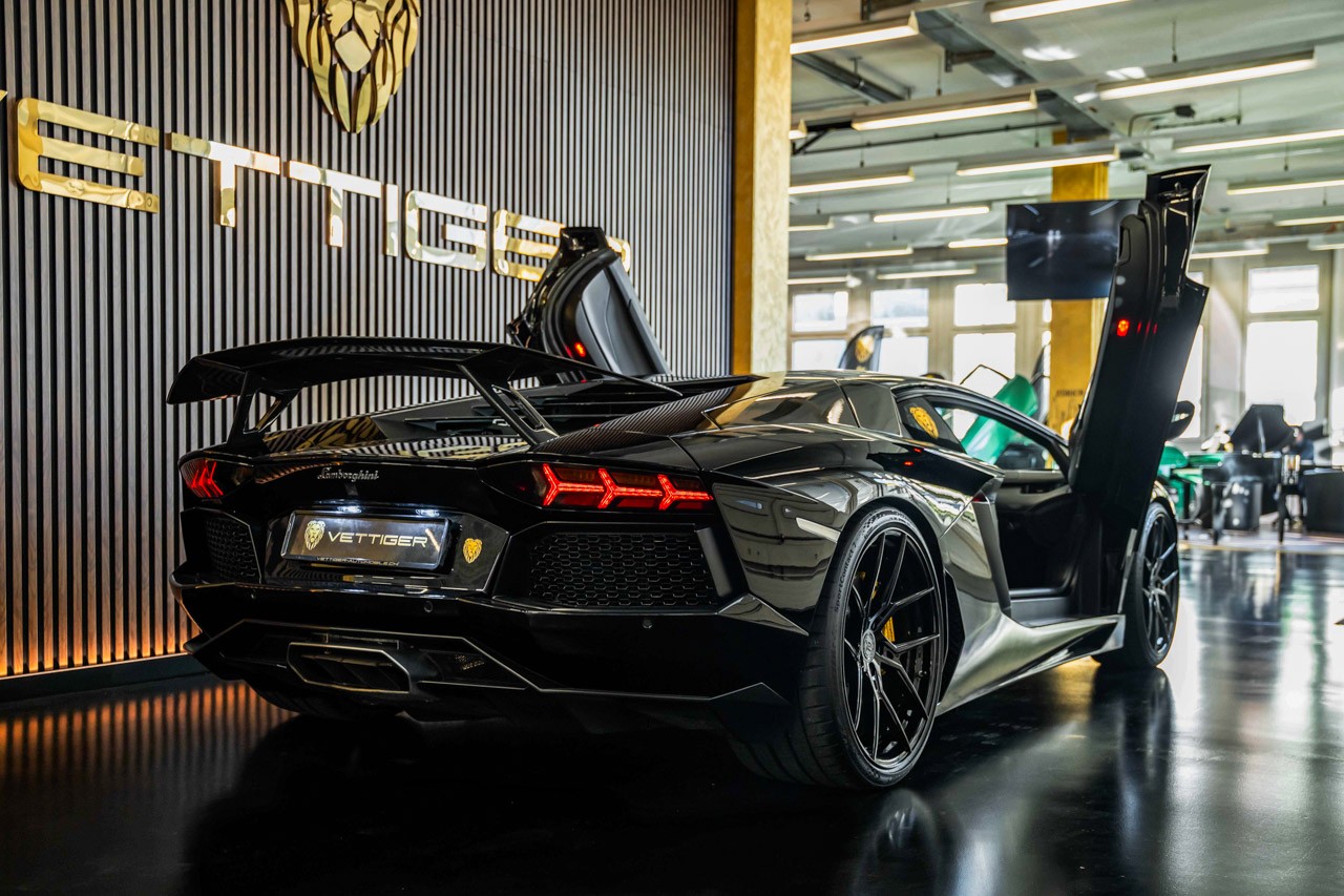 LAMBORGHINI Aventador LP700-4 Coupé E-Gear-image-7