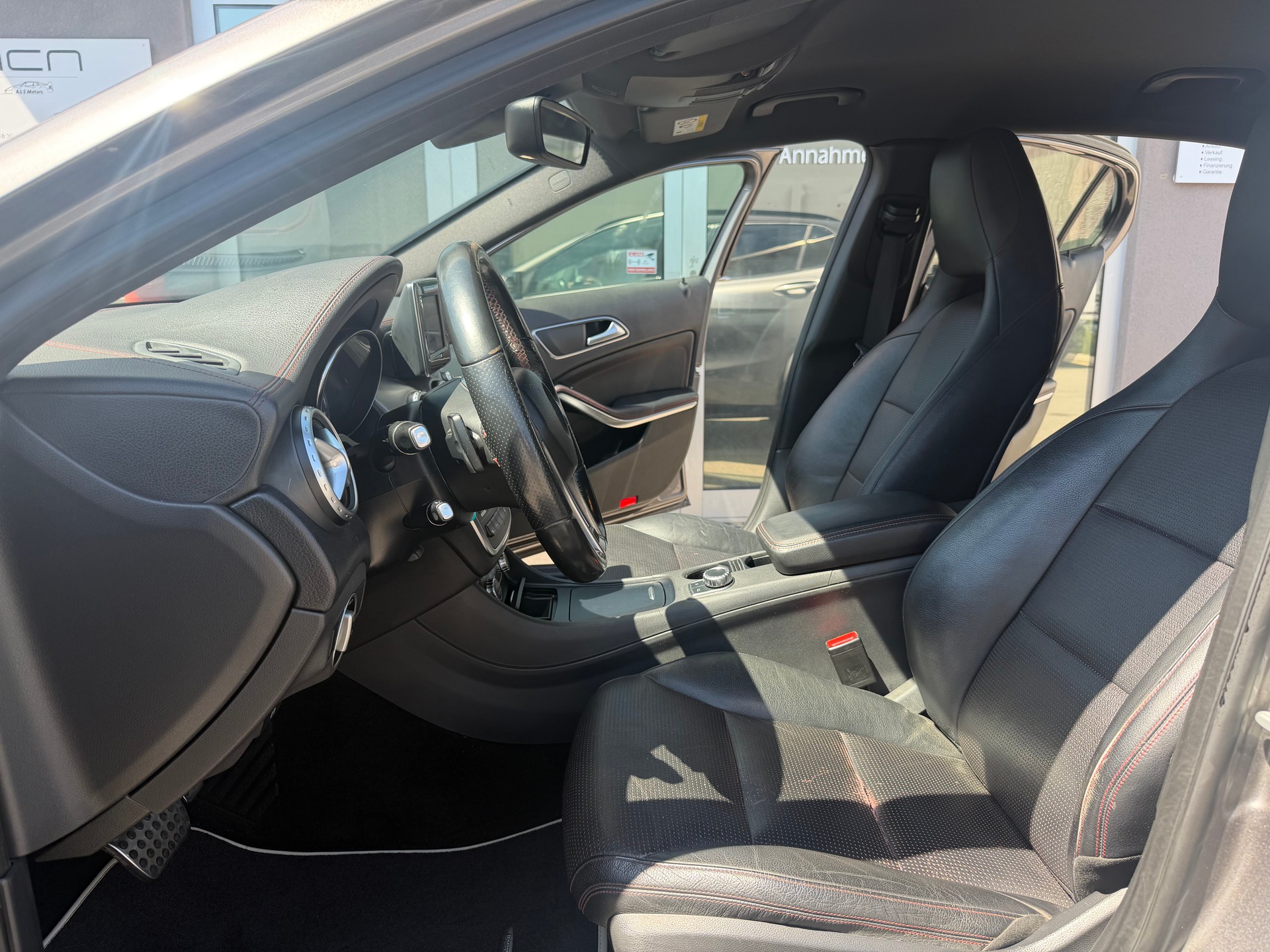 MERCEDES-BENZ GLA 220 CDI AMG Line 4Matic 7G-DCT-image-8