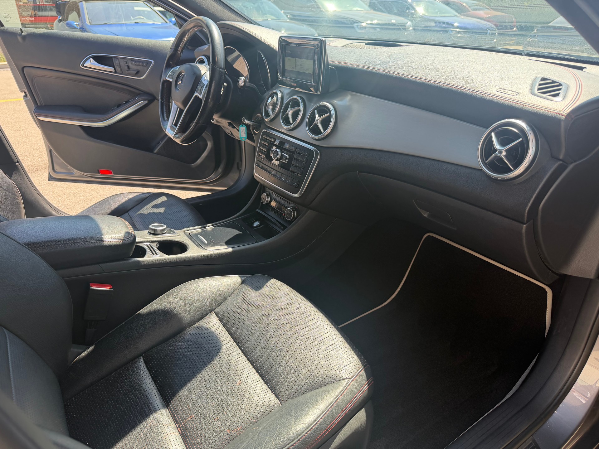 MERCEDES-BENZ GLA 220 CDI AMG Line 4Matic 7G-DCT-image-14