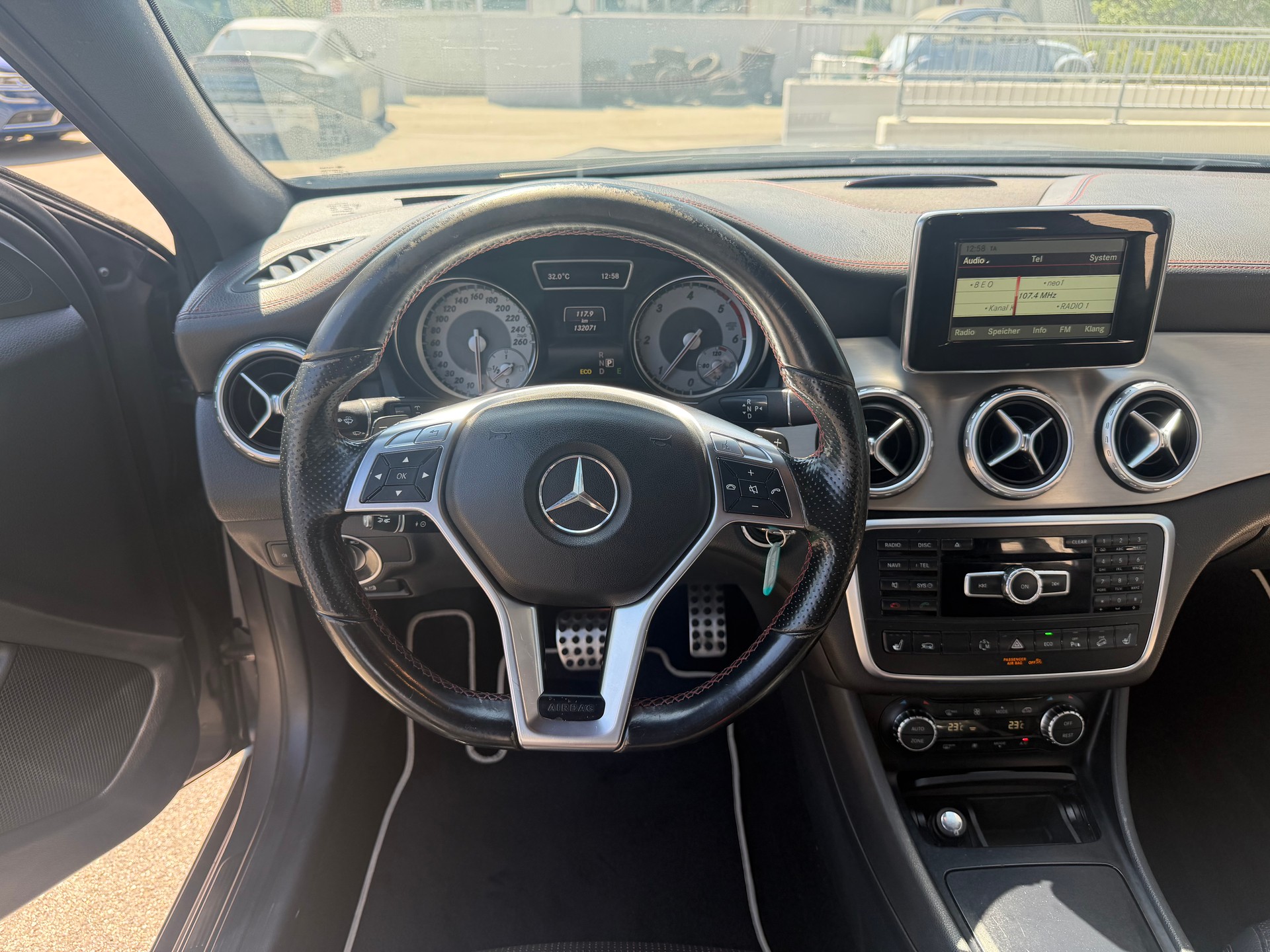 MERCEDES-BENZ GLA 220 CDI AMG Line 4Matic 7G-DCT-image-12