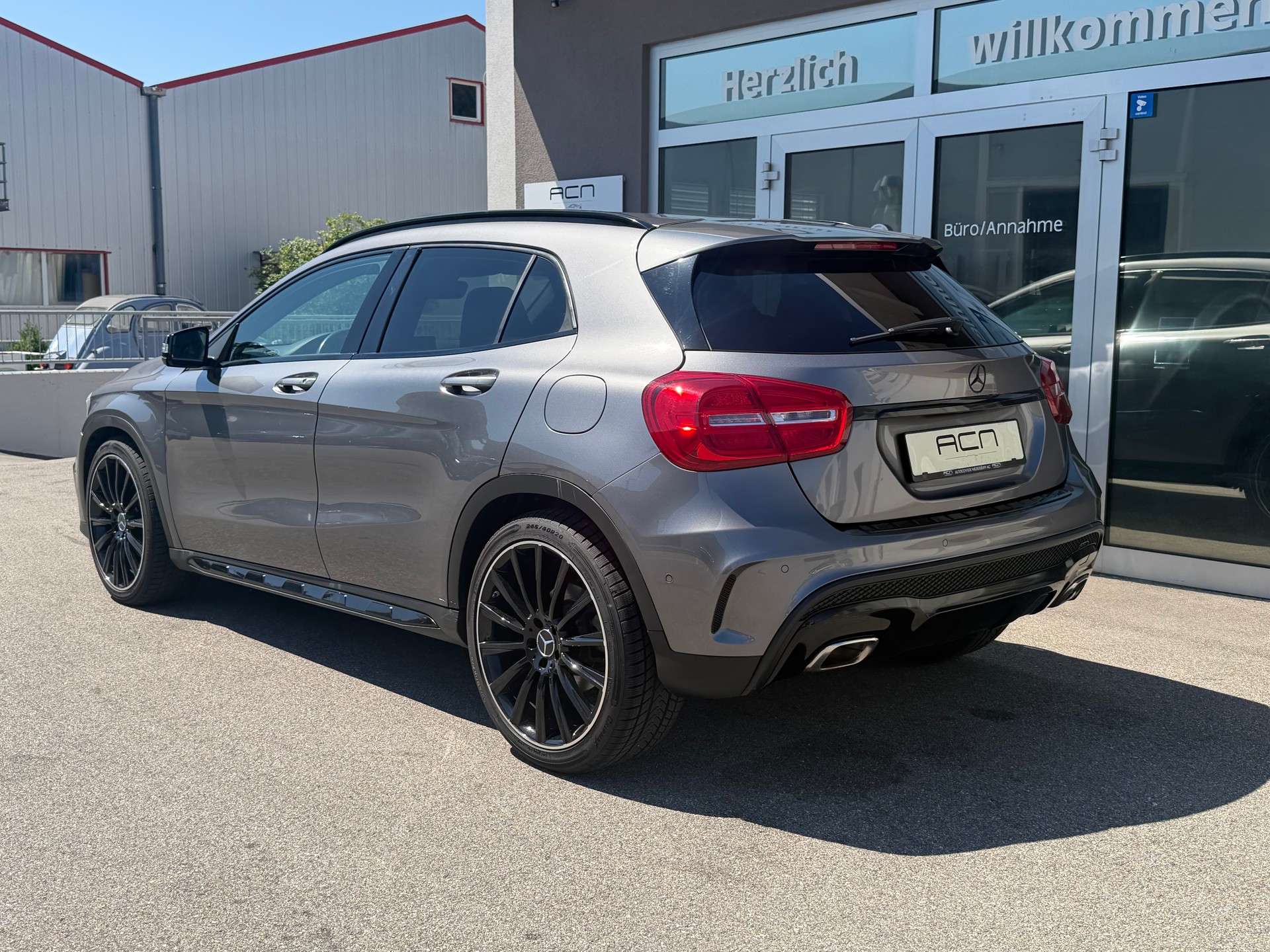 MERCEDES-BENZ GLA 220 CDI AMG Line 4Matic 7G-DCT-image-4
