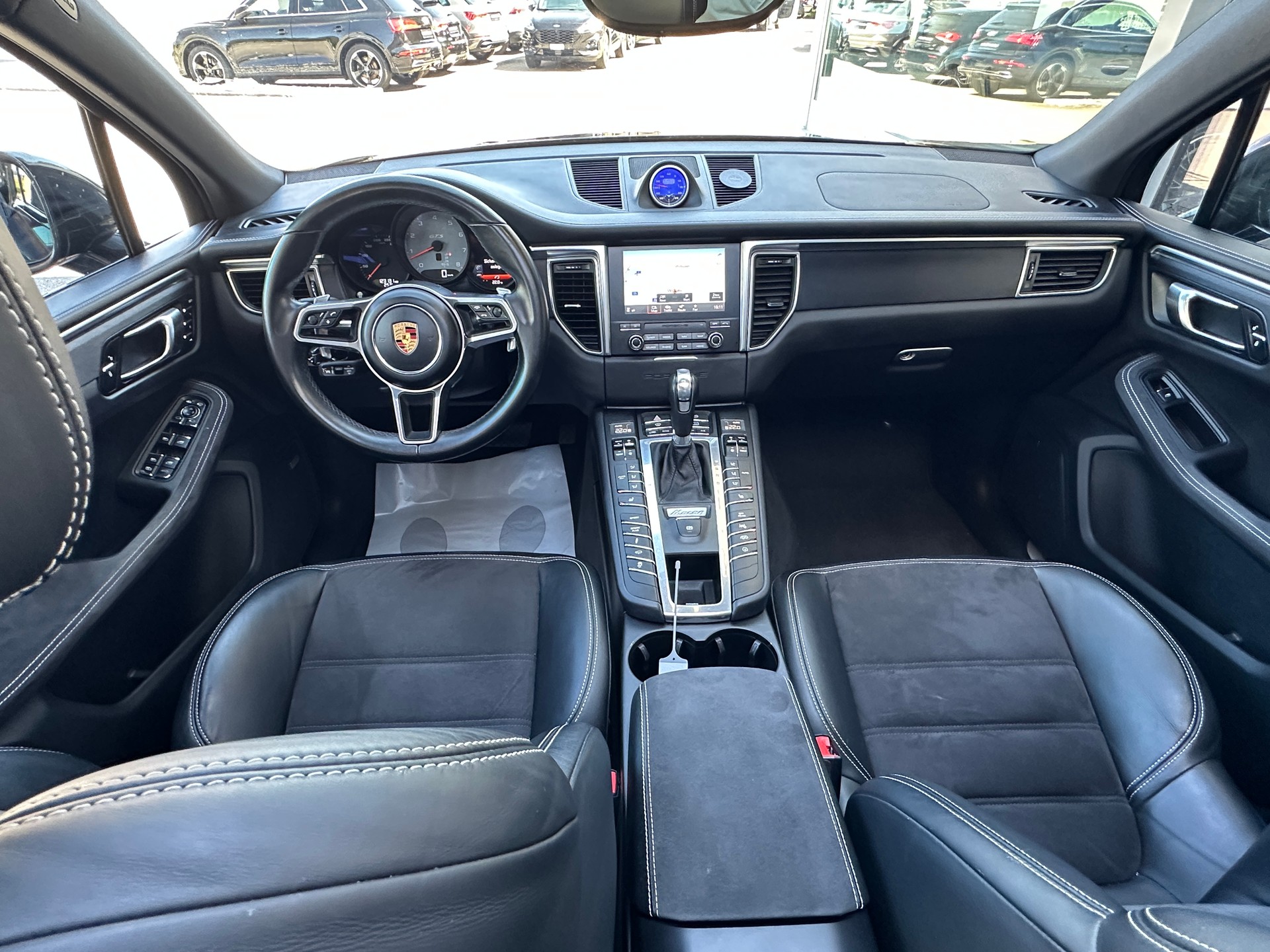 PORSCHE Macan GTS PDK-image-10
