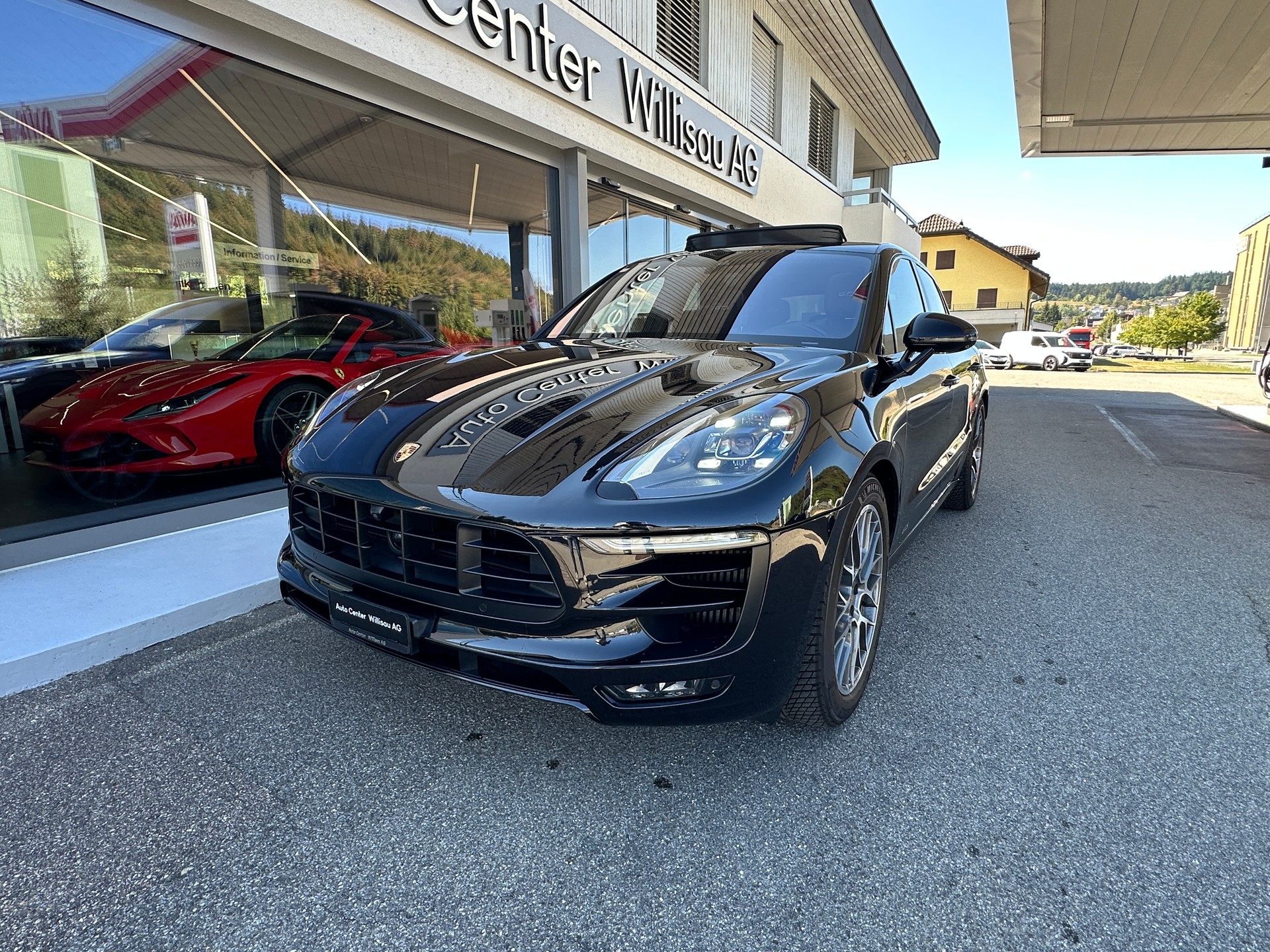 PORSCHE Macan GTS PDK-showroom-element-1