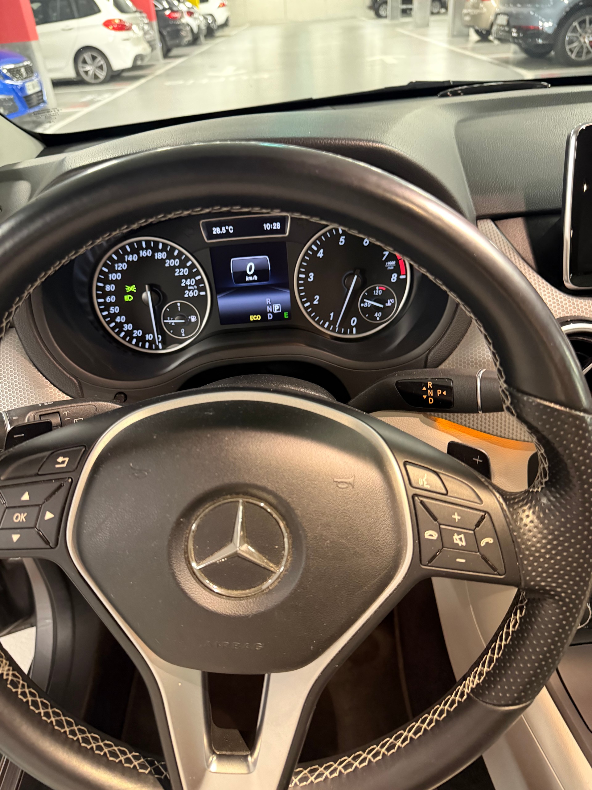 MERCEDES-BENZ B 220 4Matic 7G-DCT-image-11