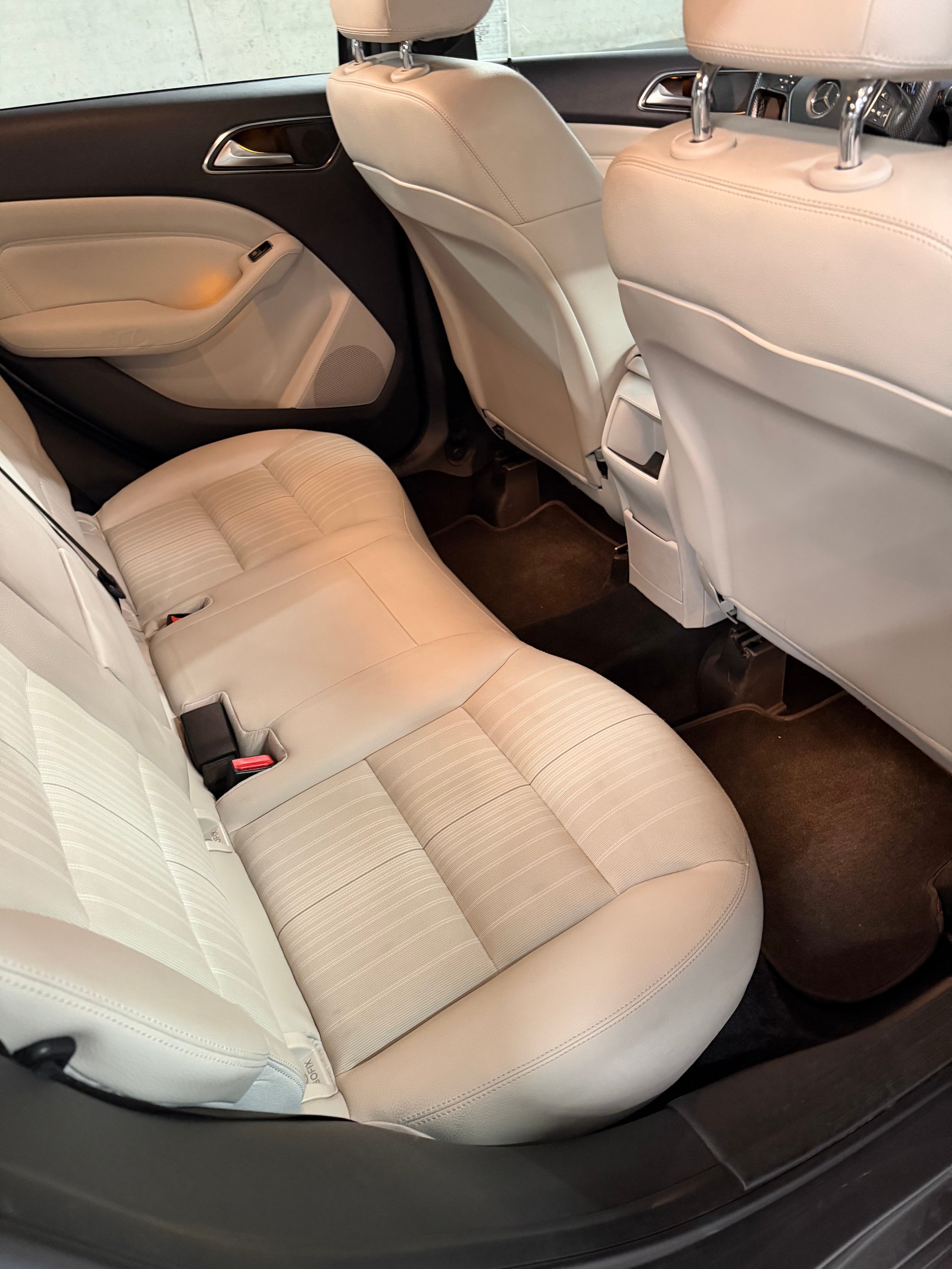 MERCEDES-BENZ B 220 4Matic 7G-DCT-image-13