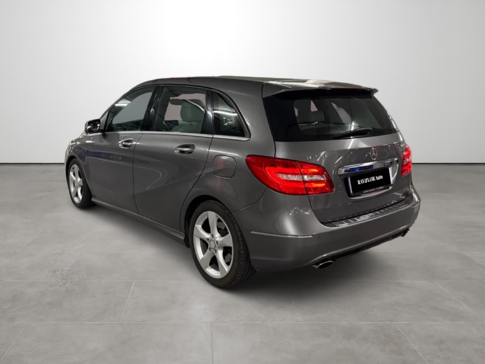 MERCEDES-BENZ B 220 4Matic 7G-DCT-image-3