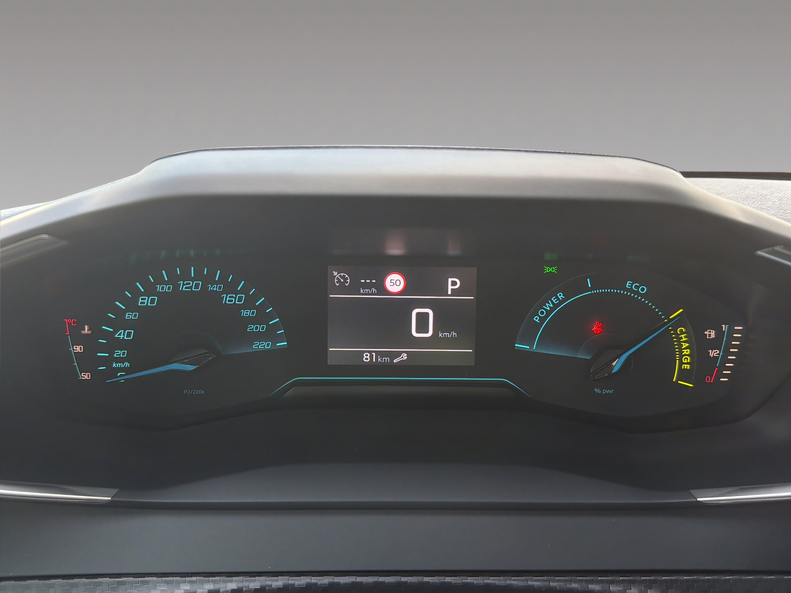 PEUGEOT 208 1.2 Hybrid Style-image-9