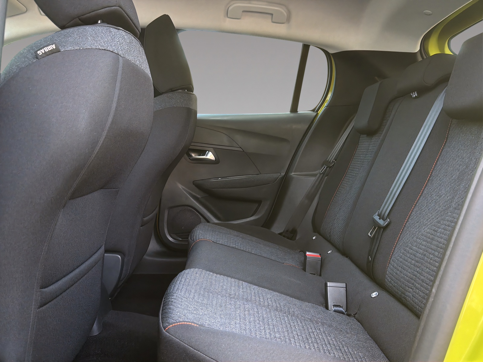 PEUGEOT 208 1.2 Hybrid Style-image-17
