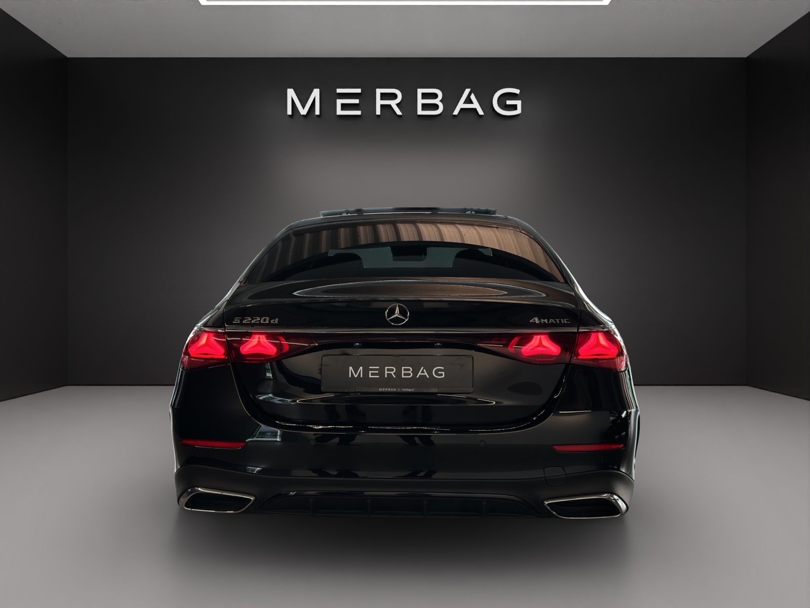 MERCEDES-BENZ E 220 d T 4M 9G-Tronic AMG Line-image-4