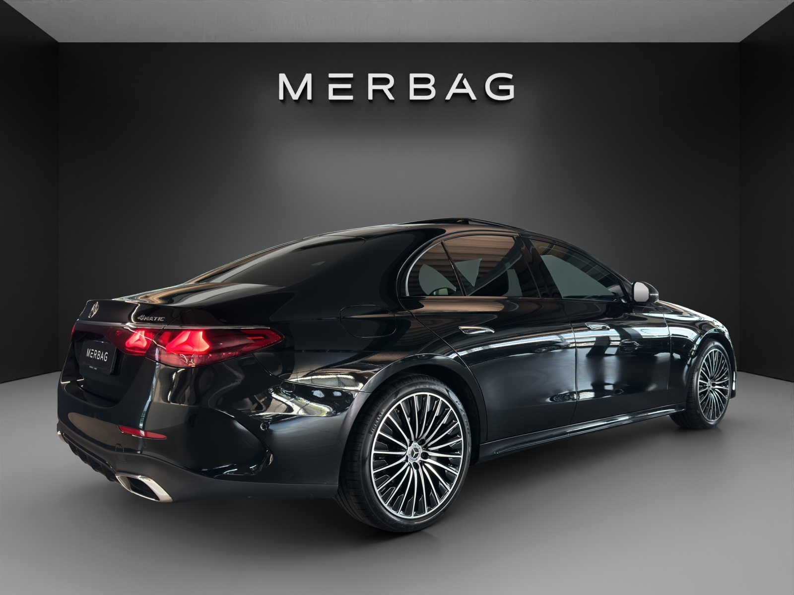 MERCEDES-BENZ E 220 d T 4M 9G-Tronic AMG Line-image-5