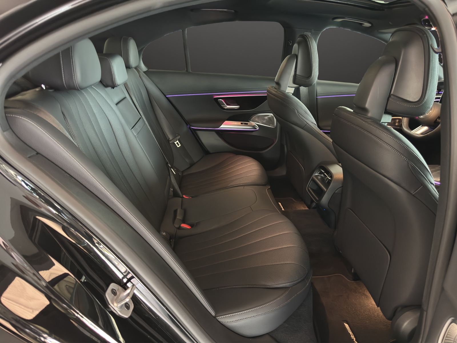 MERCEDES-BENZ E 220 d T 4M 9G-Tronic AMG Line-image-11