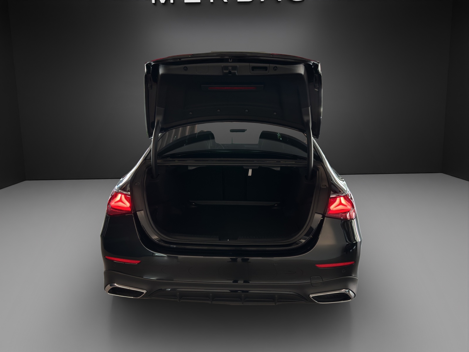 MERCEDES-BENZ E 220 d T 4M 9G-Tronic AMG Line-image-6
