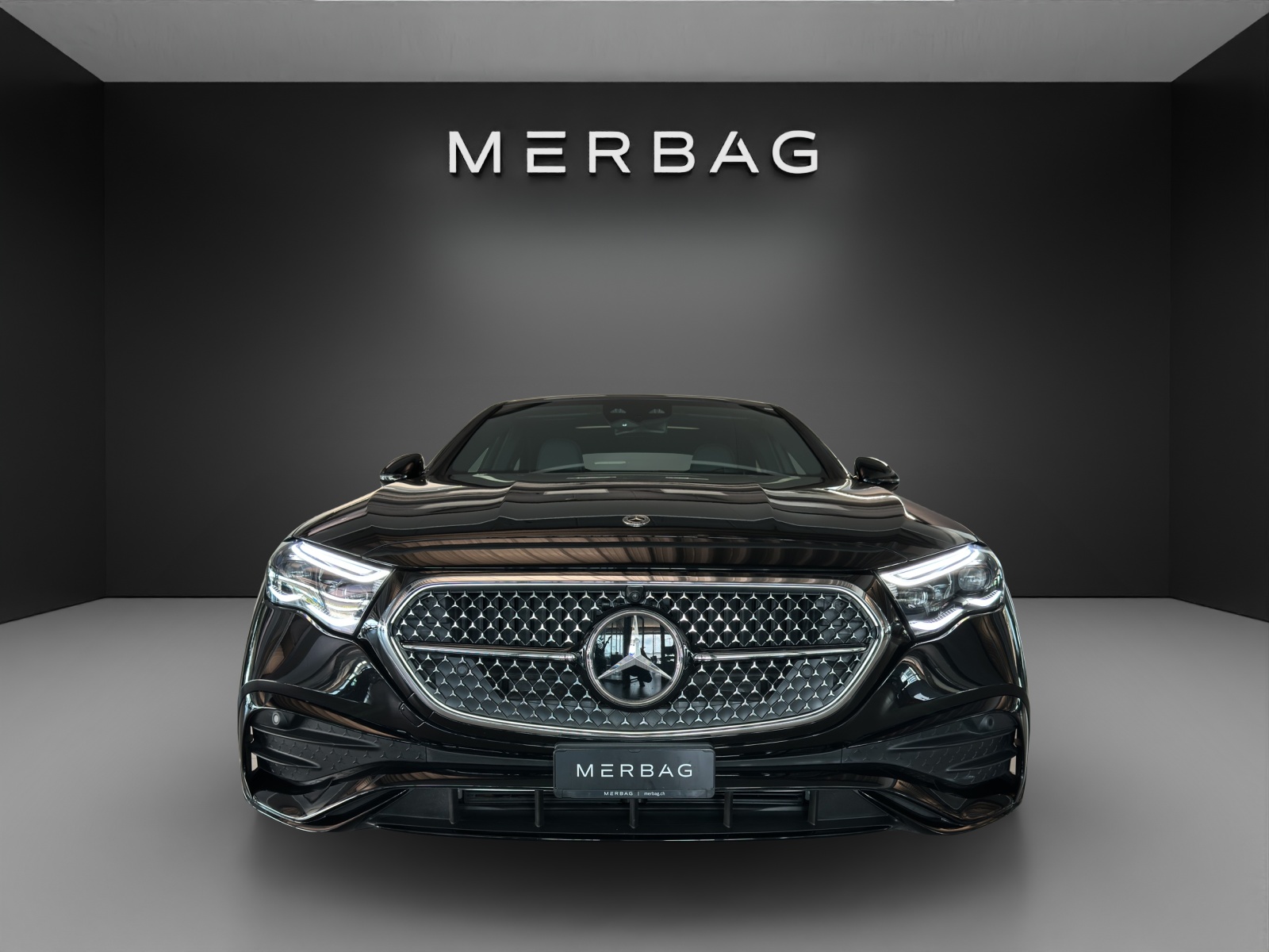 MERCEDES-BENZ E 220 d T 4M 9G-Tronic AMG Line-image-1