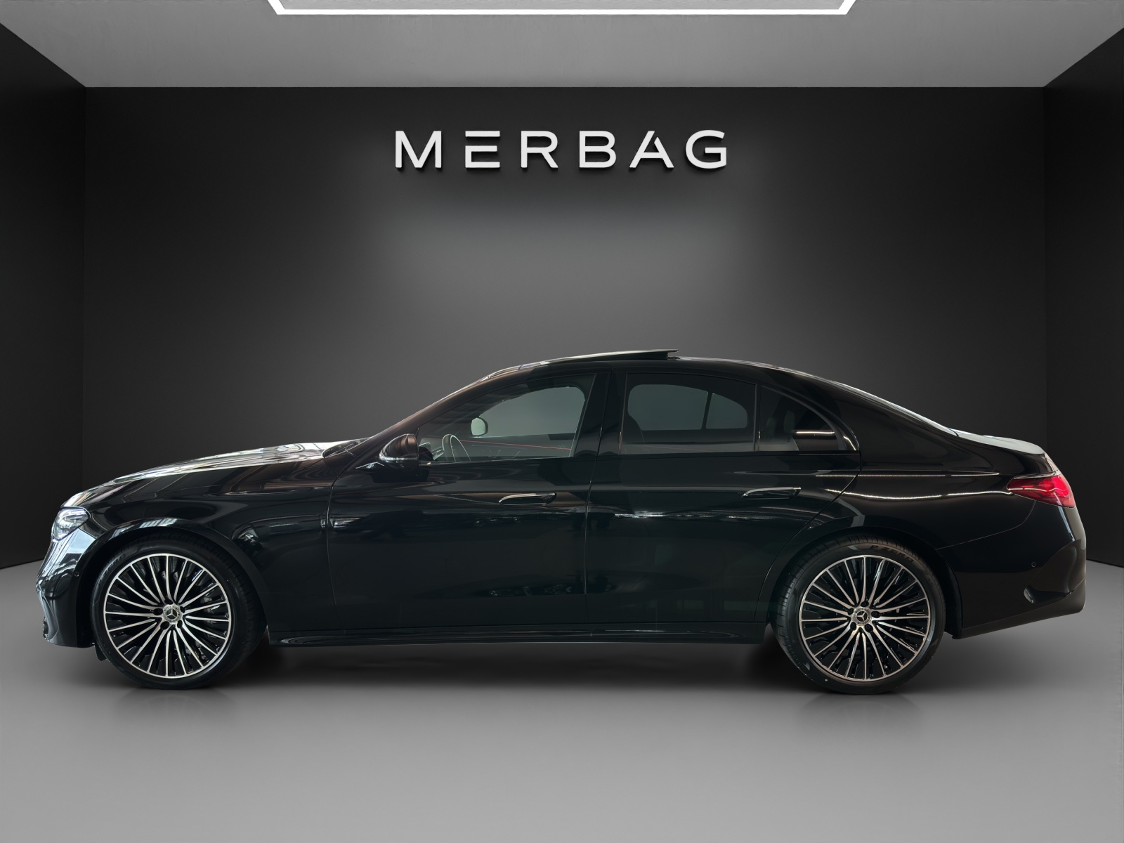 MERCEDES-BENZ E 220 d T 4M 9G-Tronic AMG Line-image-2