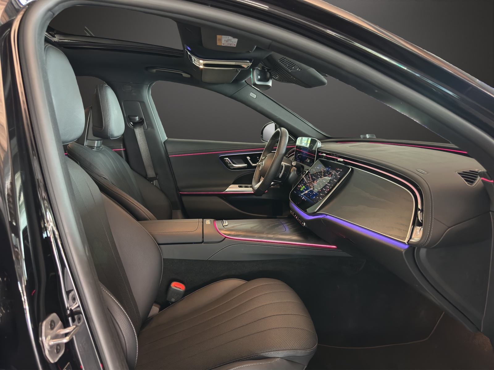 MERCEDES-BENZ E 220 d T 4M 9G-Tronic AMG Line-image-10