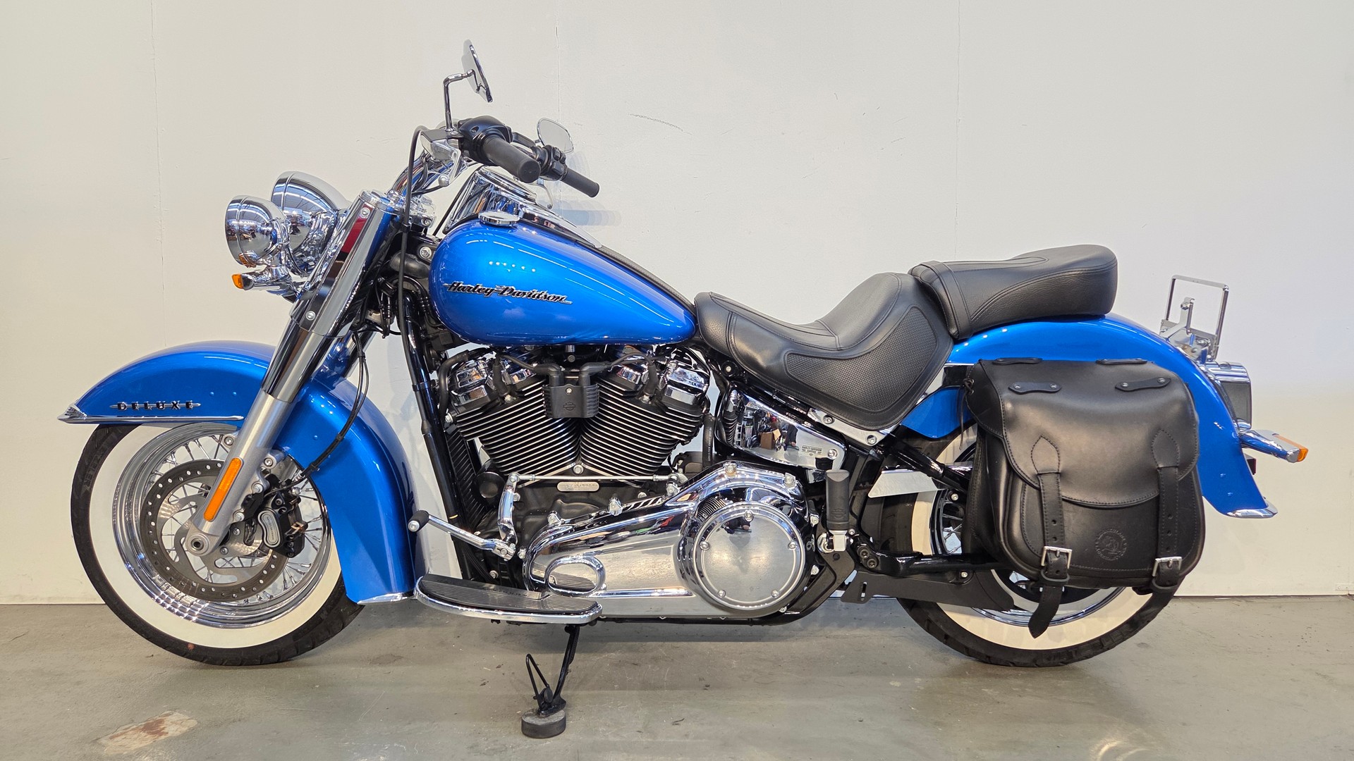 HARLEY-DAVIDSON FLDE Deluxe 107 ABS-showroom-element-1