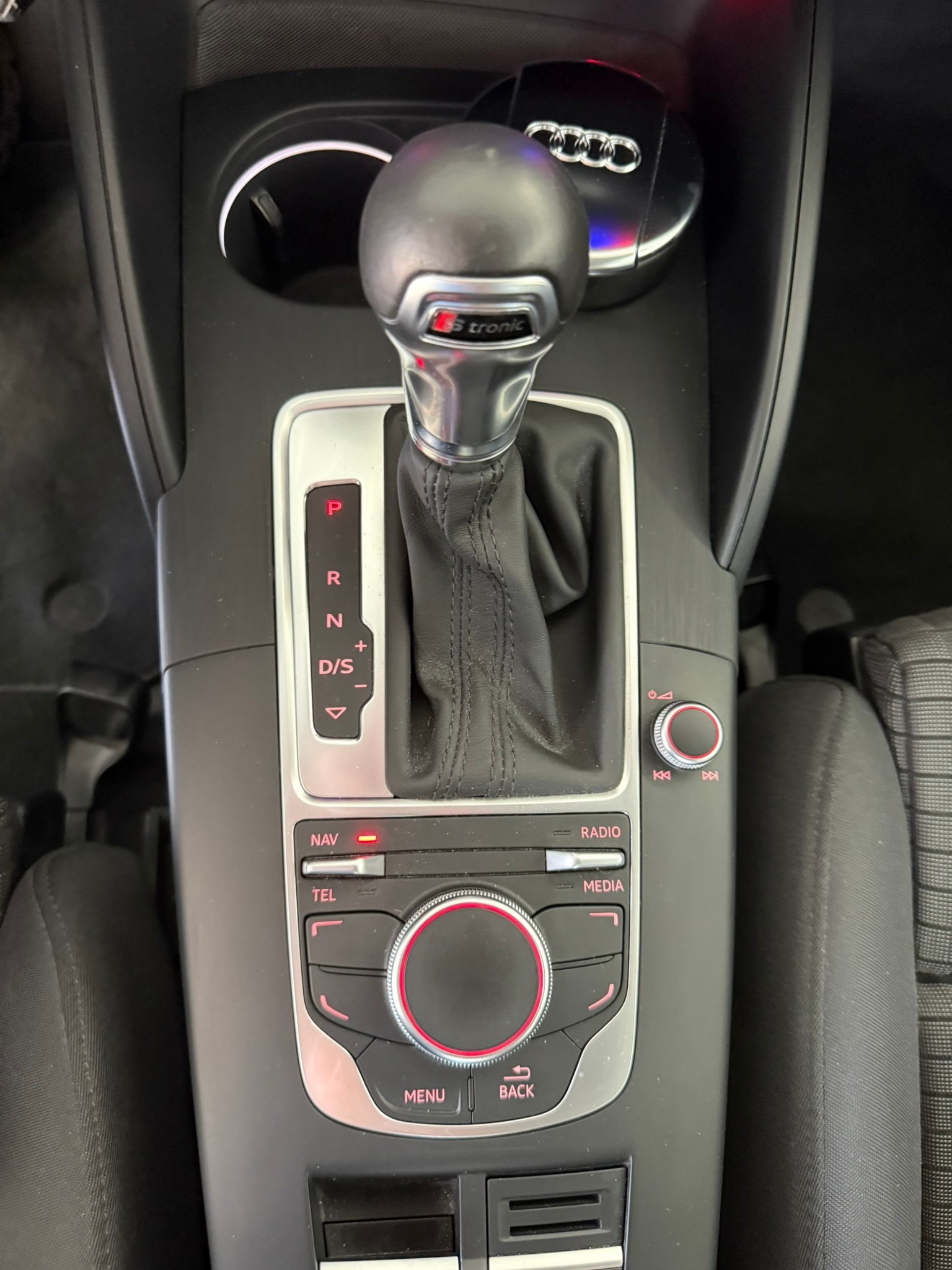 AUDI A3 Limousine 1.8 TFSI Ambition S-tronic-image-22