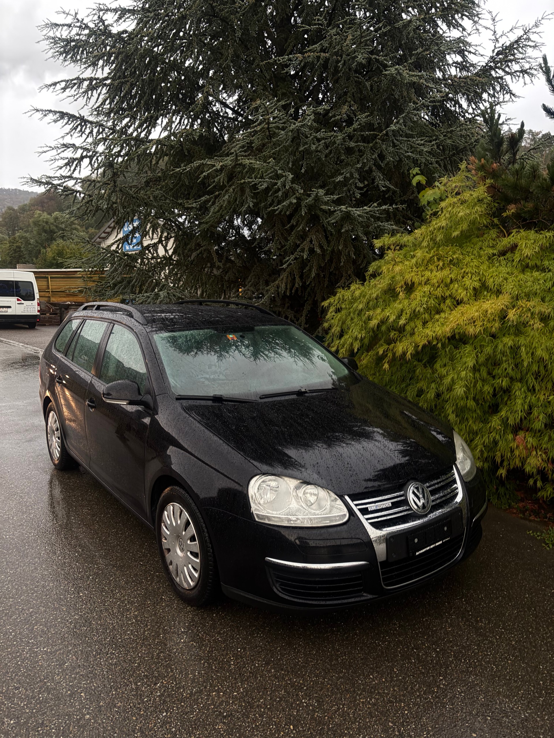 VW Golf Variant 1.9 TDI BlueMotion Trendline-image-3
