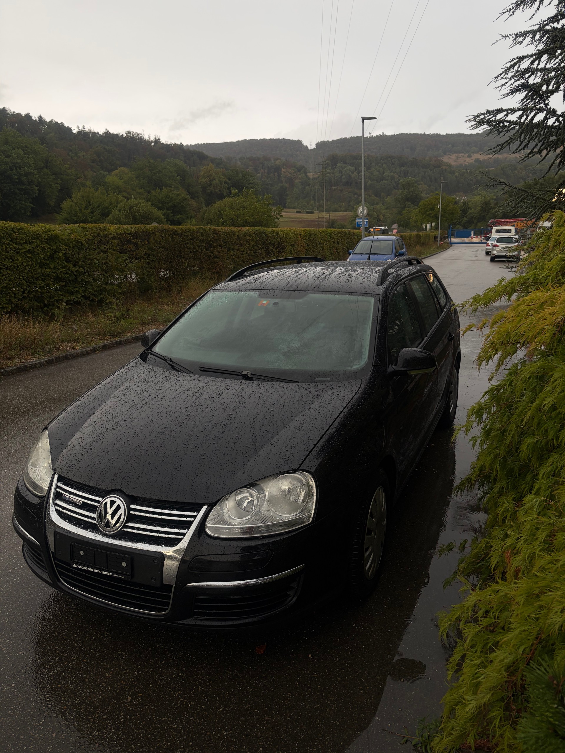 VW Golf Variant 1.9 TDI BlueMotion Trendline-image-1
