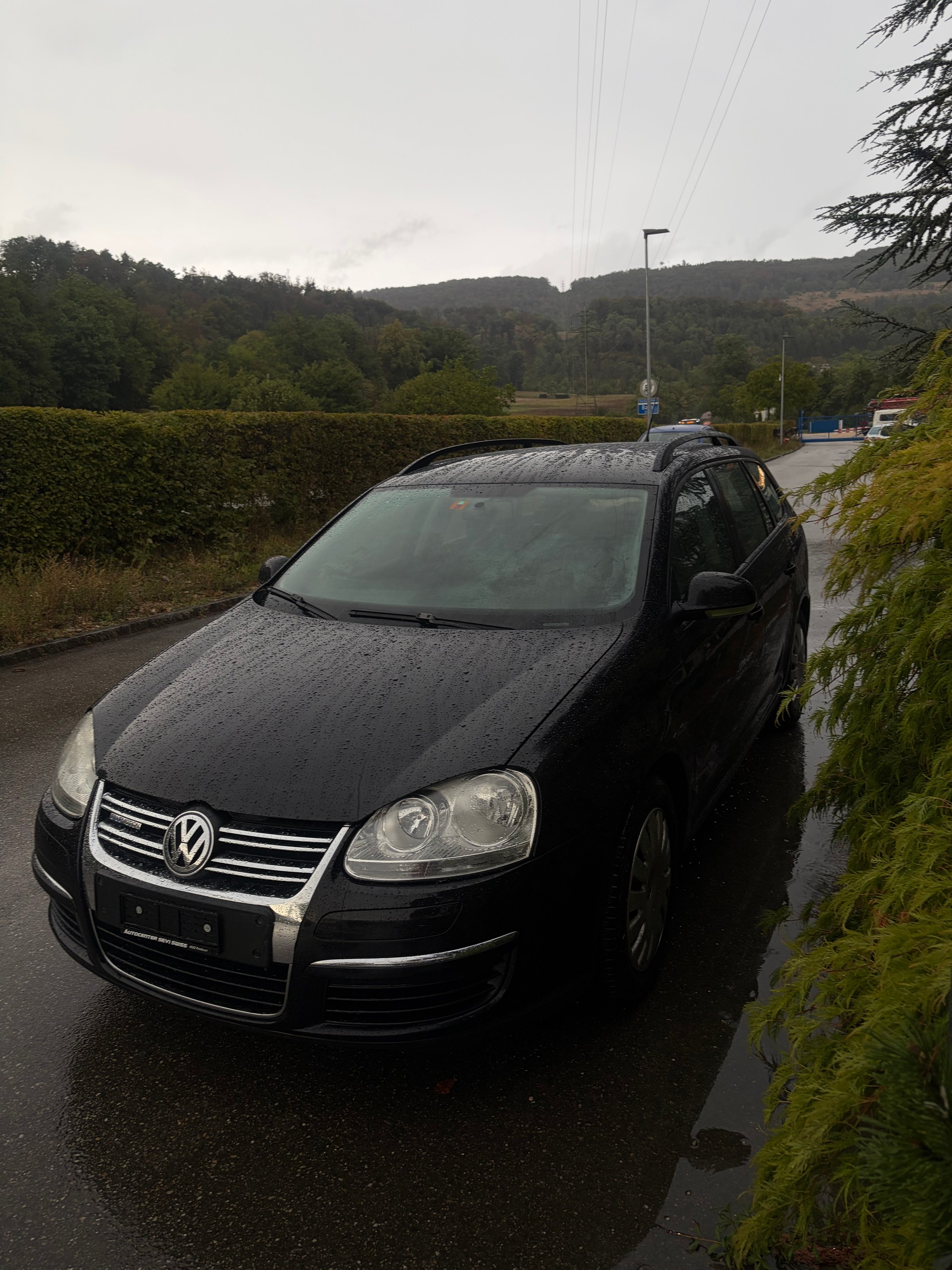 VW Golf Variant 1.9 TDI BlueMotion Trendline-image-0