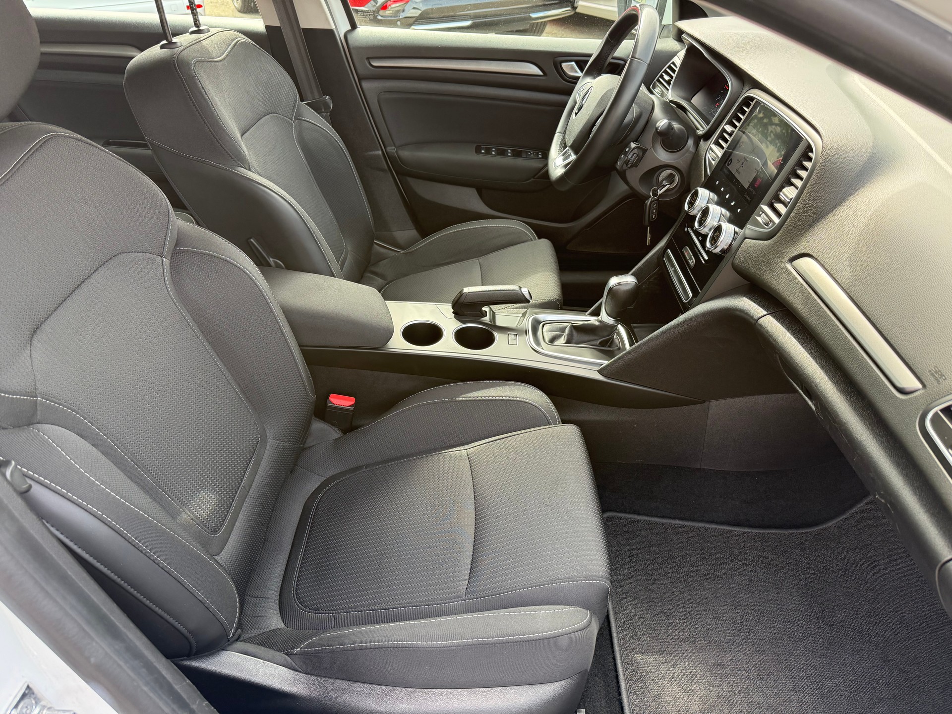 RENAULT Mégane Grandtour 1.5 dCi Business EDC-image-10