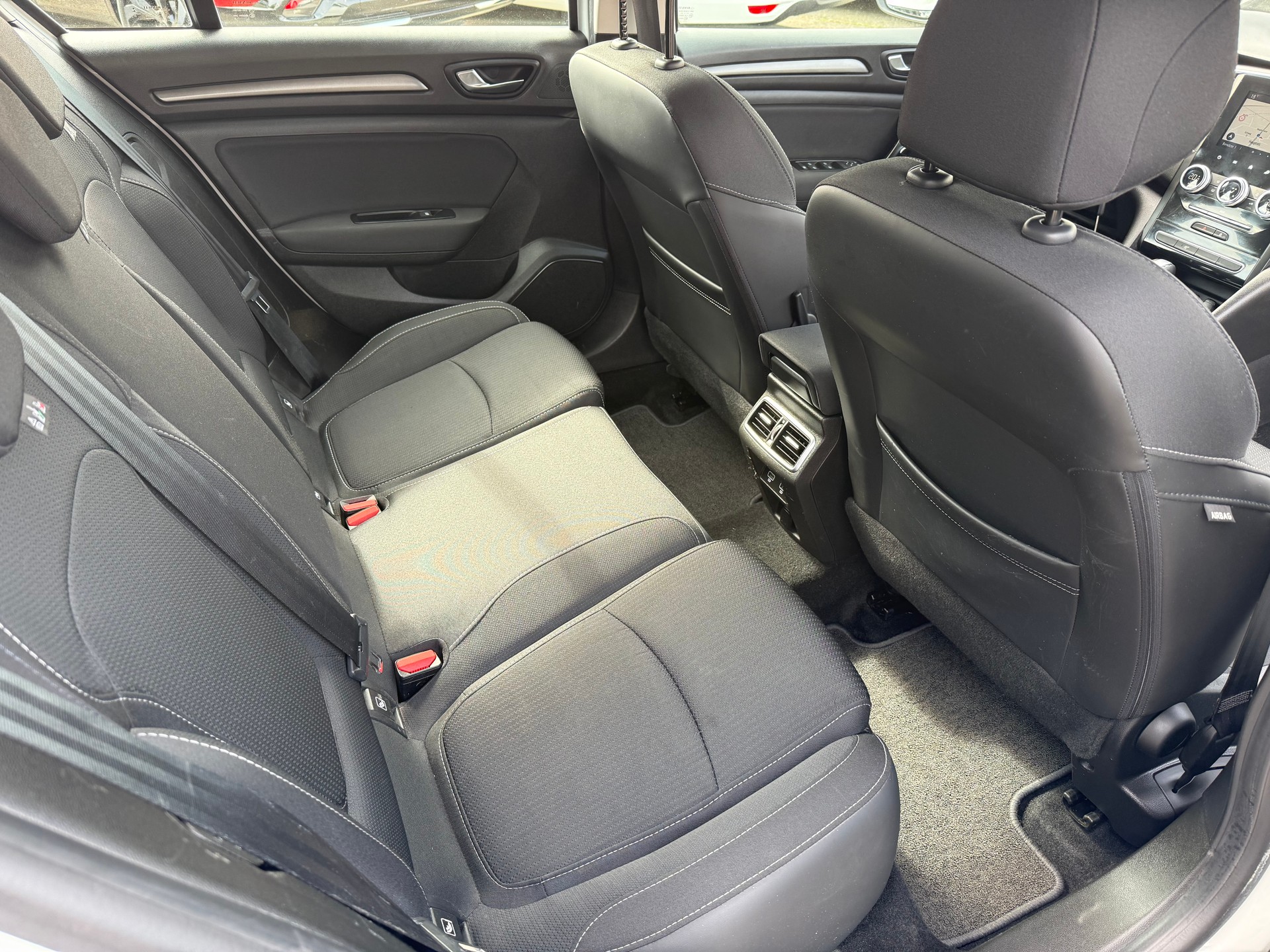 RENAULT Mégane Grandtour 1.5 dCi Business EDC-image-11