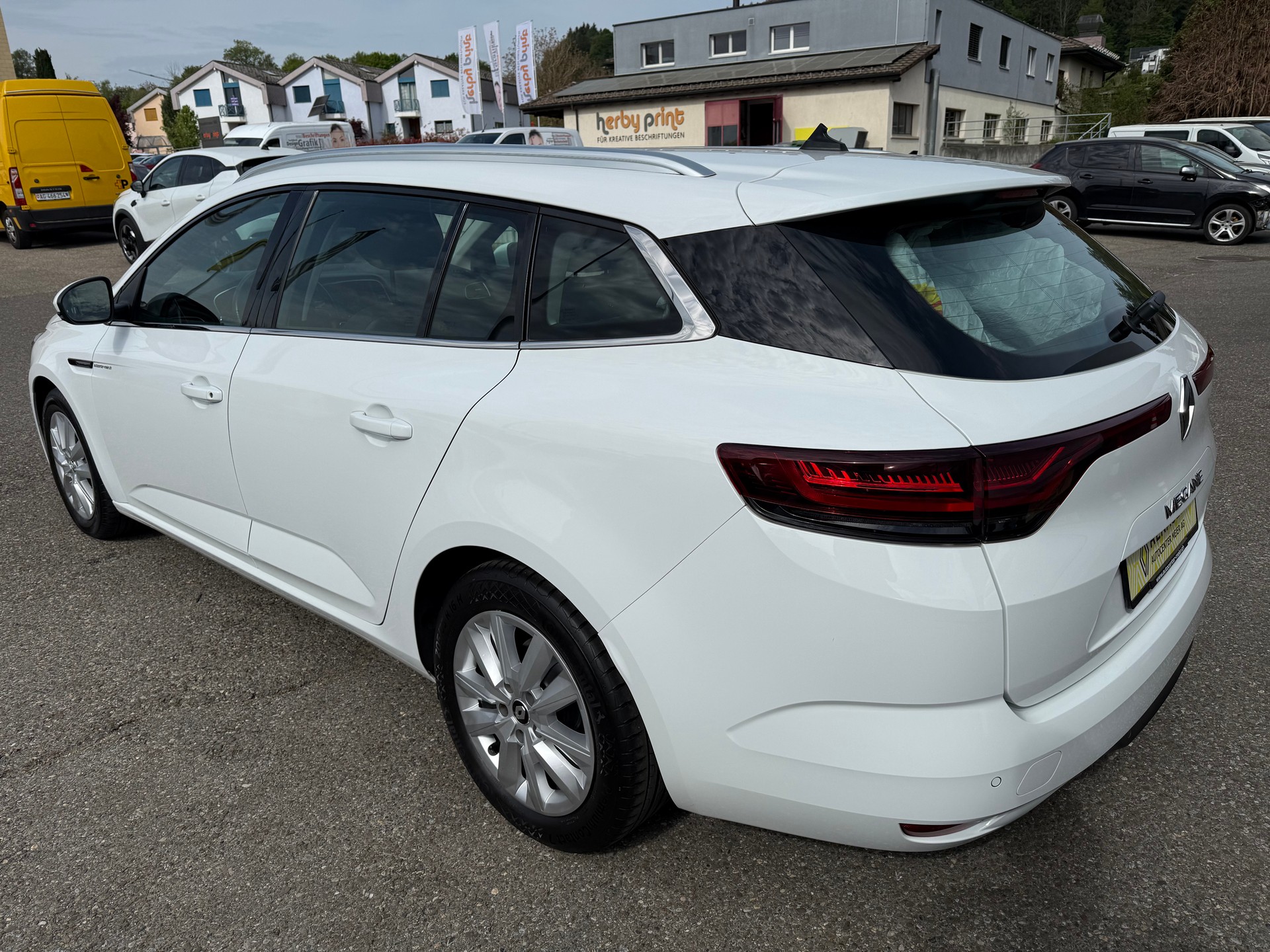 RENAULT Mégane Grandtour 1.5 dCi Business EDC-image-3