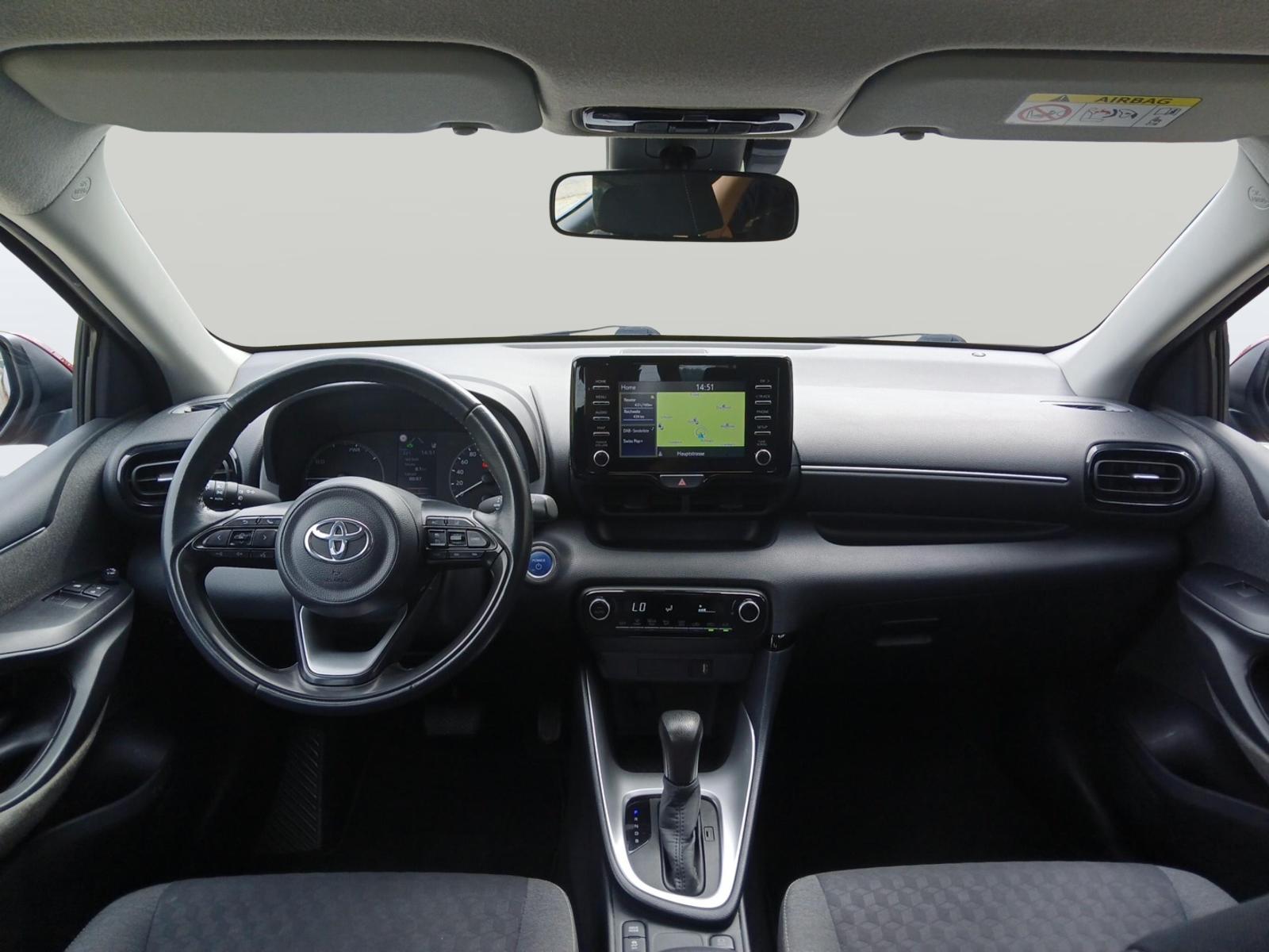 TOYOTA Yaris 1.5 VVT-i HSD Active-image-10