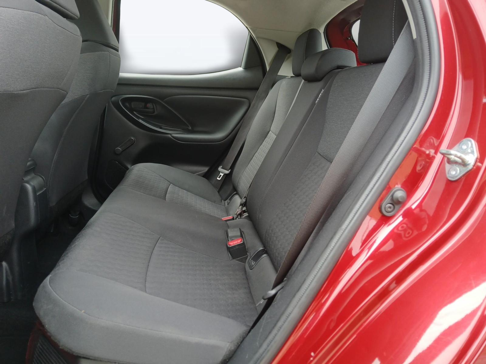 TOYOTA Yaris 1.5 VVT-i HSD Active-image-9