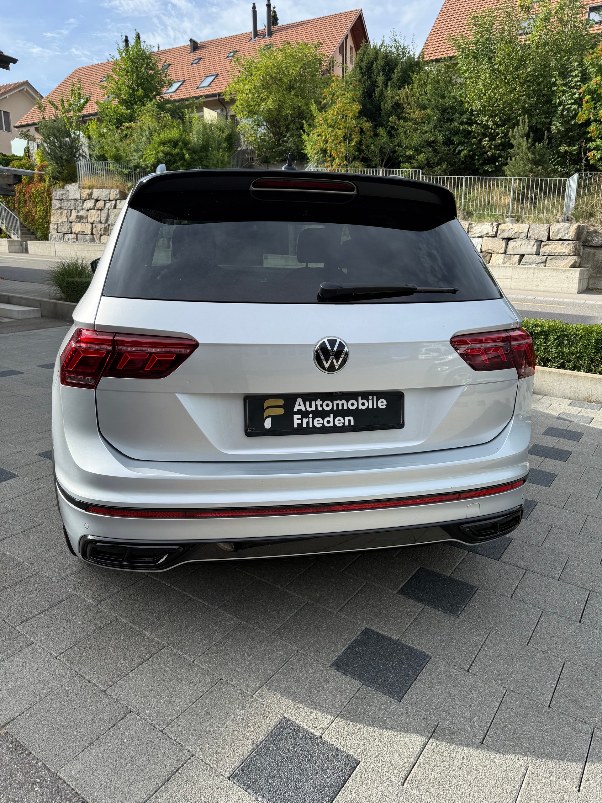 VW Tiguan 2.0TSI R-Line 4Motion DSG-image-4