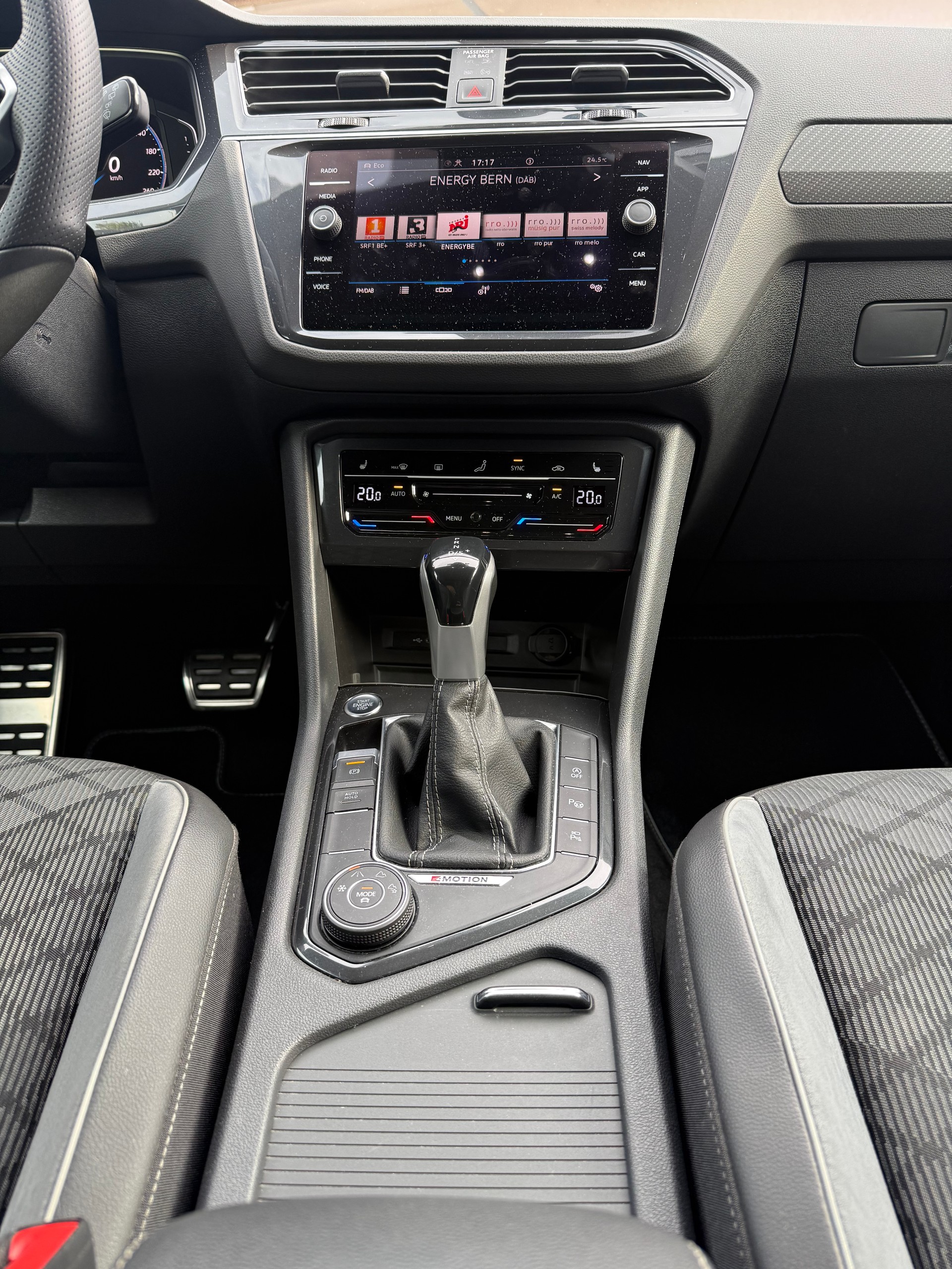 VW Tiguan 2.0TSI R-Line 4Motion DSG-image-10