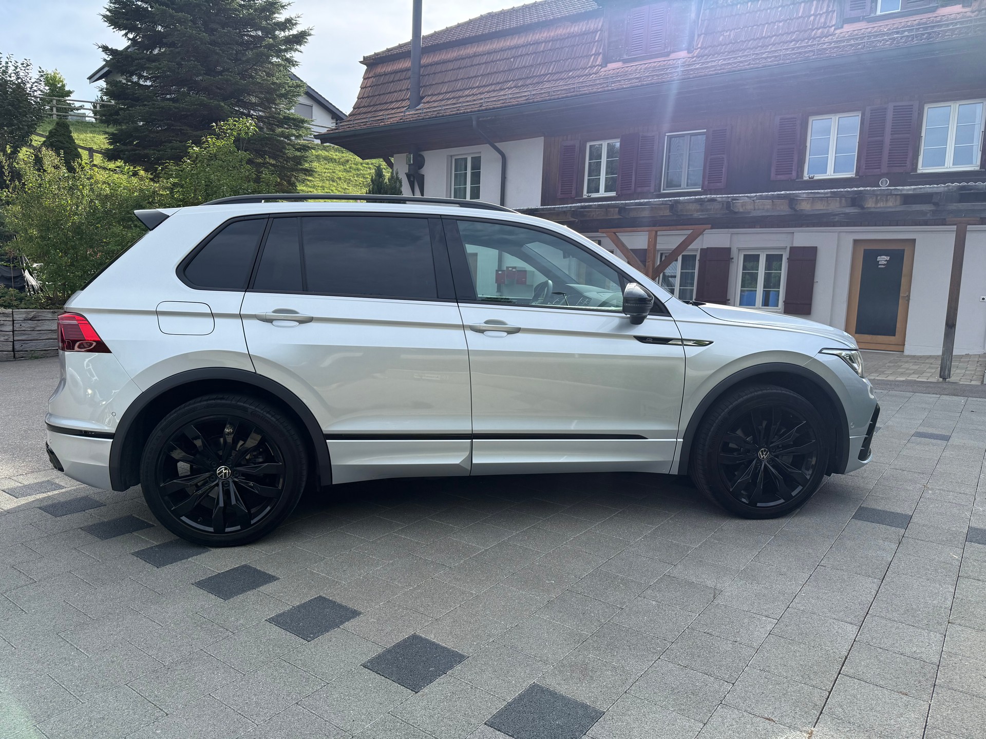 VW Tiguan 2.0TSI R-Line 4Motion DSG-image-6