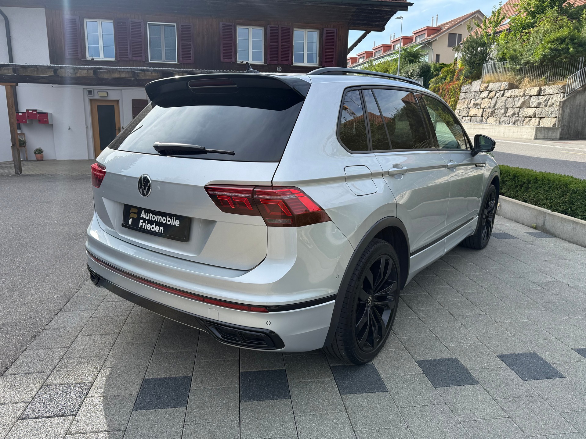 VW Tiguan 2.0TSI R-Line 4Motion DSG-image-5