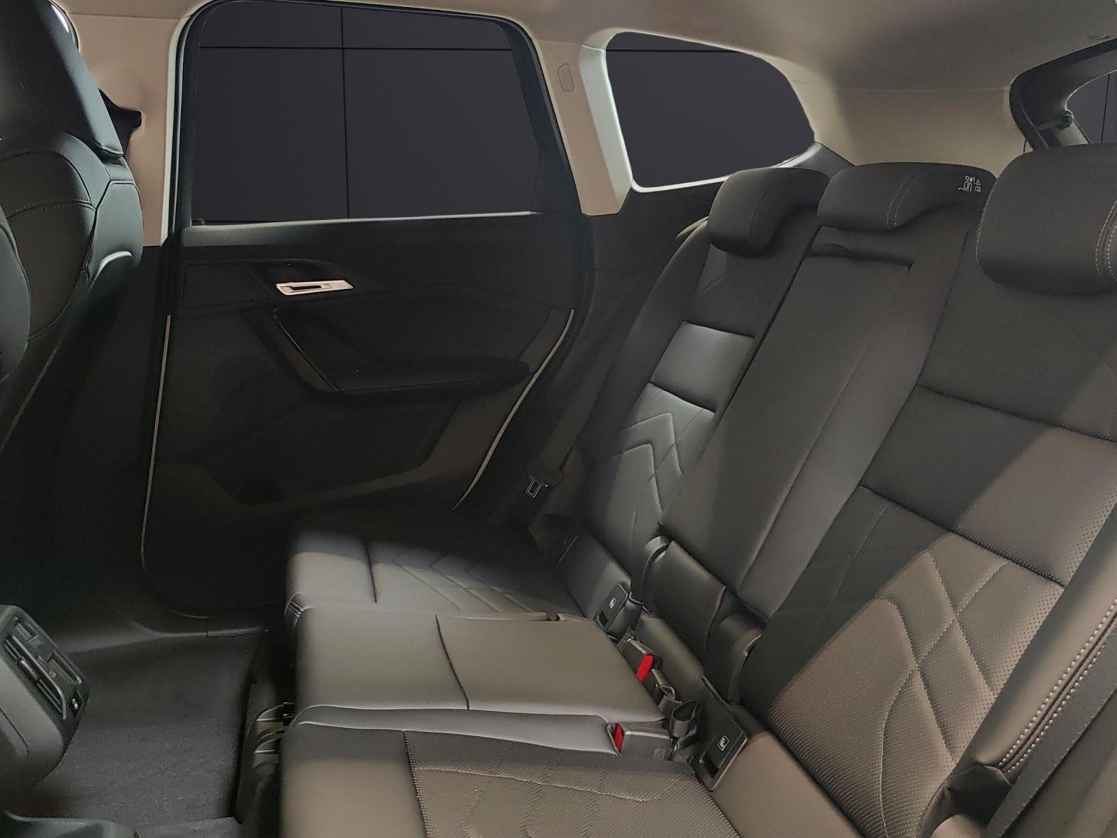 BMW X1 18d sDrive-image-16
