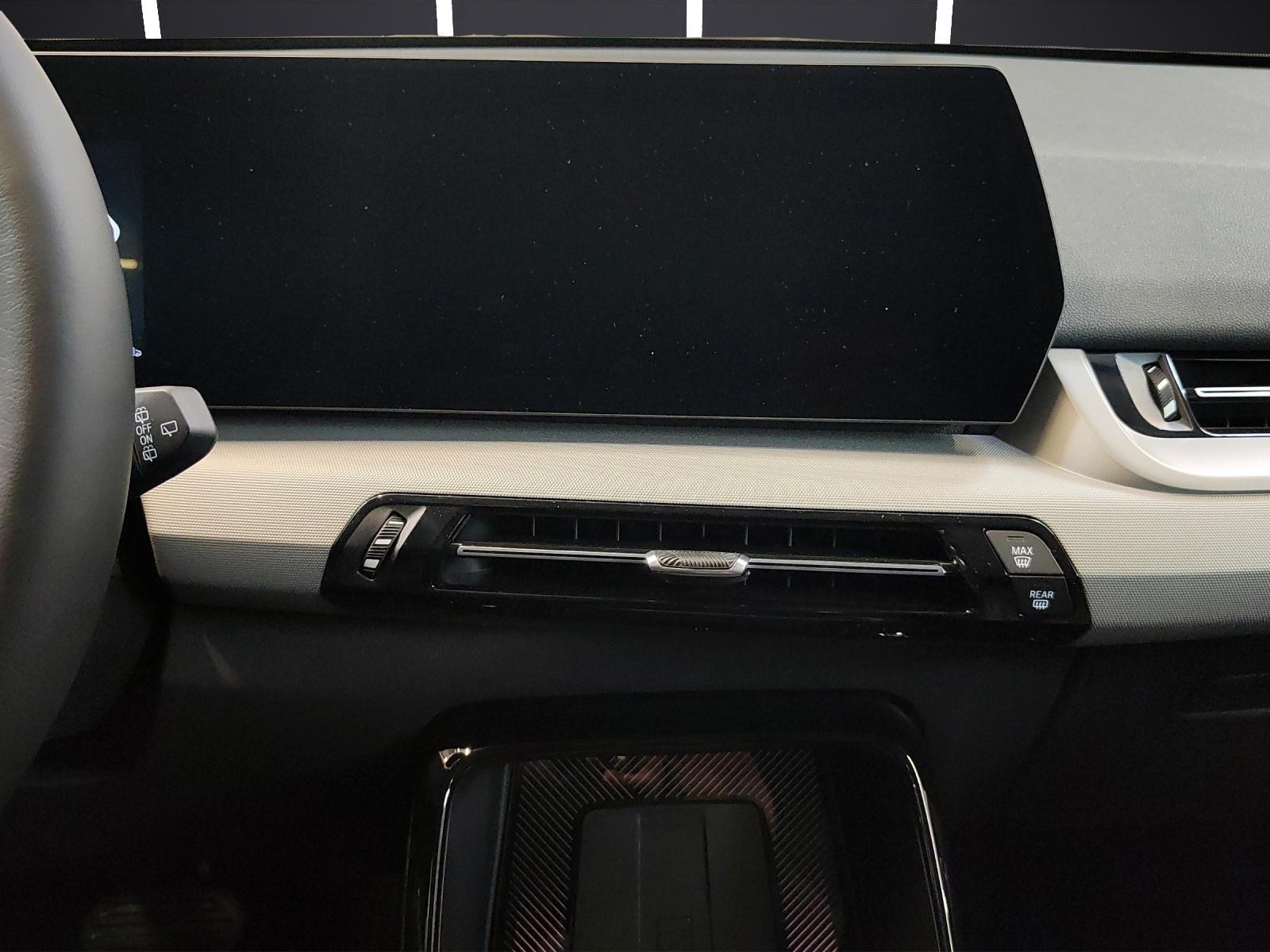 BMW X1 18d sDrive-image-13