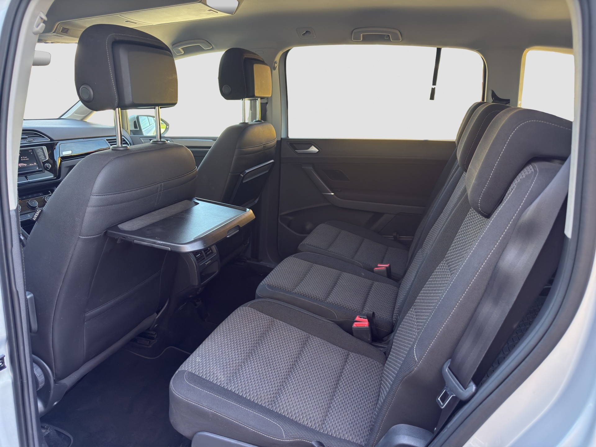 VW Touran 1.6 TDI BlueMotion Technology Comfortline DSG ** Frisch ab MFK und Service **-image-12