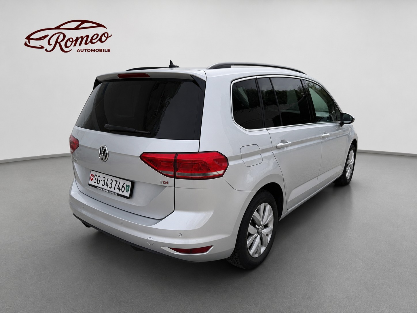 VW Touran 1.6 TDI BlueMotion Technology Comfortline DSG ** Frisch ab MFK und Service **-image-1