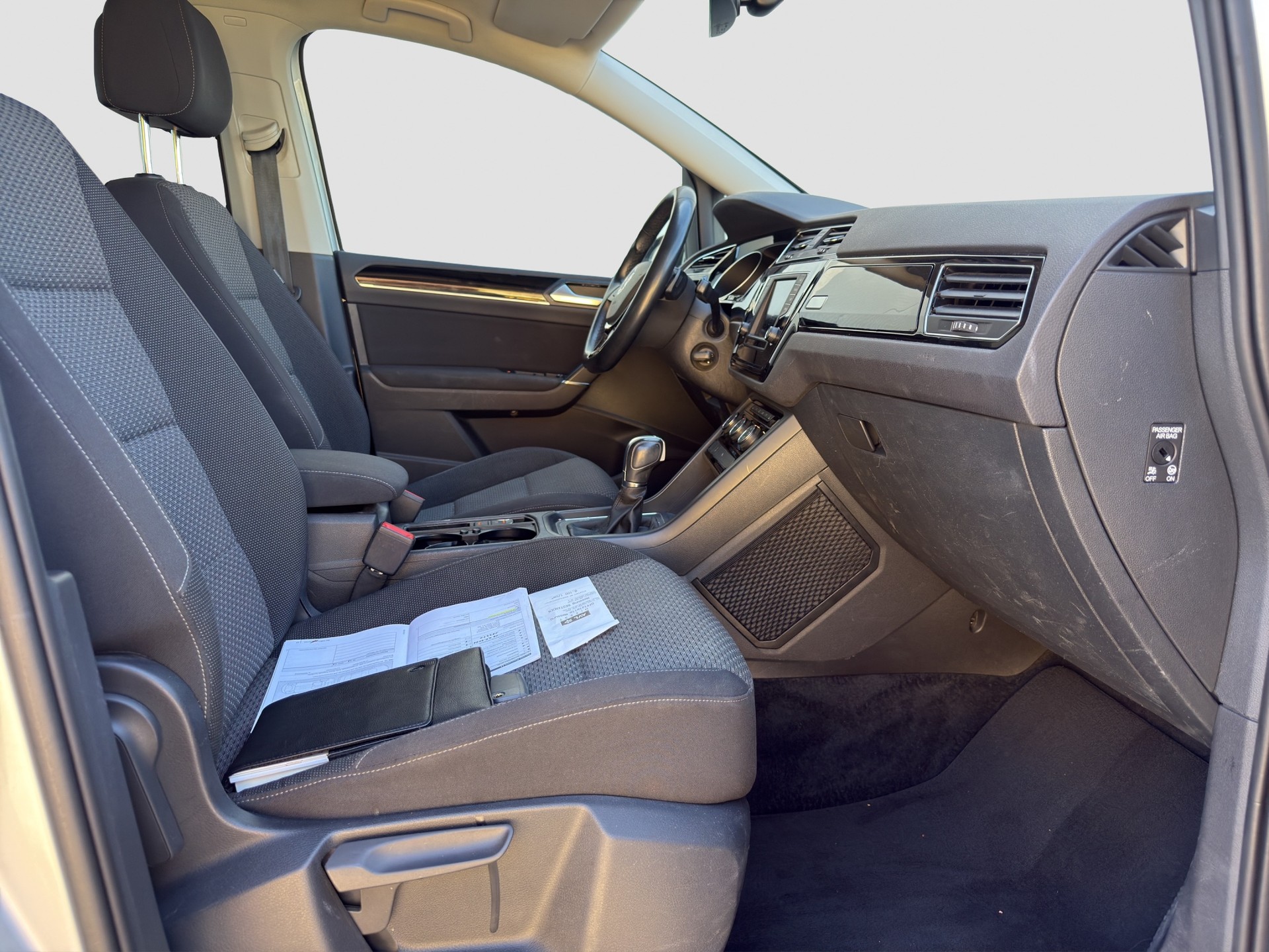 VW Touran 1.6 TDI BlueMotion Technology Comfortline DSG ** Frisch ab MFK und Service **-image-10
