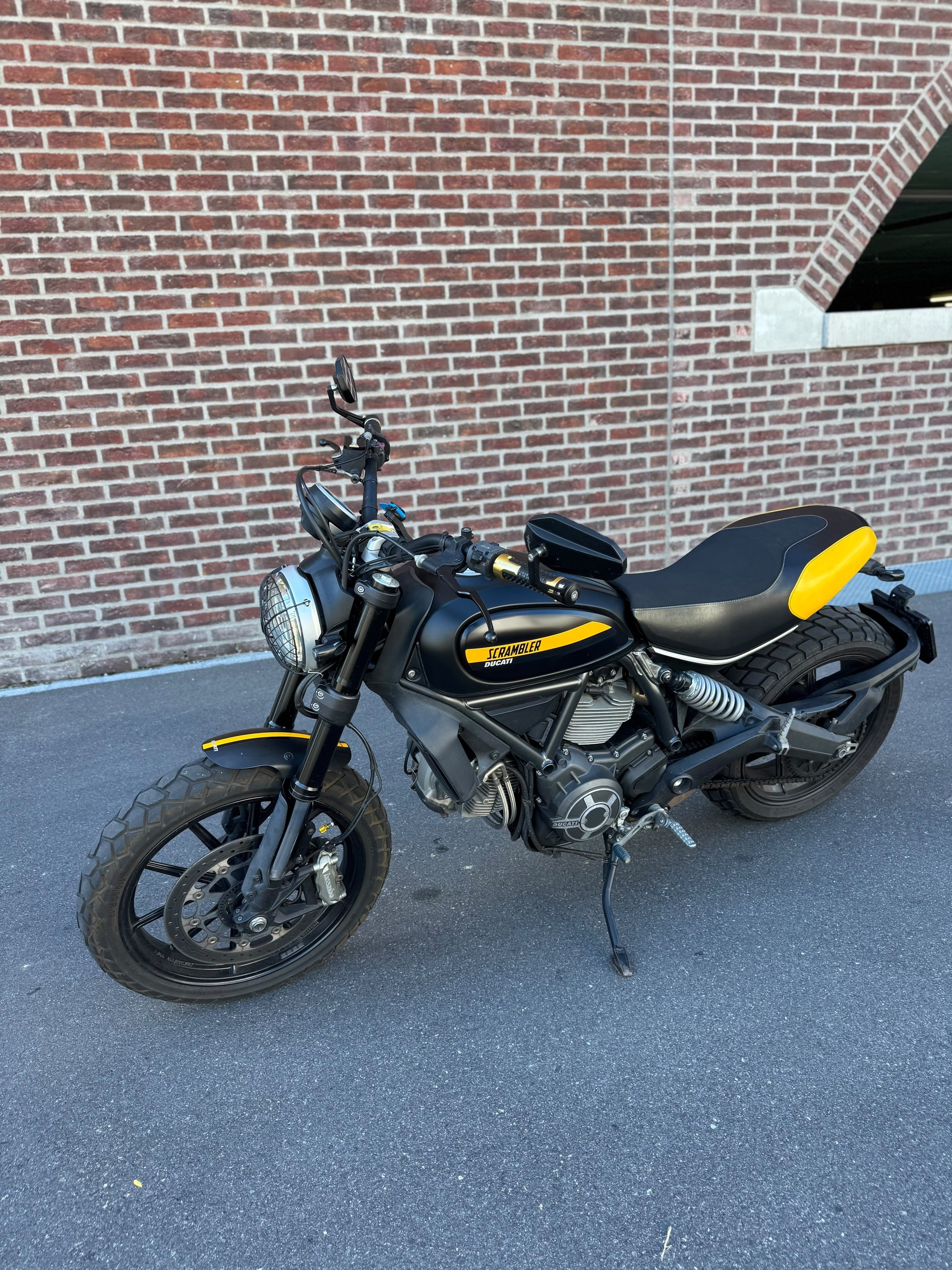 DUCATI SCRAMBLER 800-image-4
